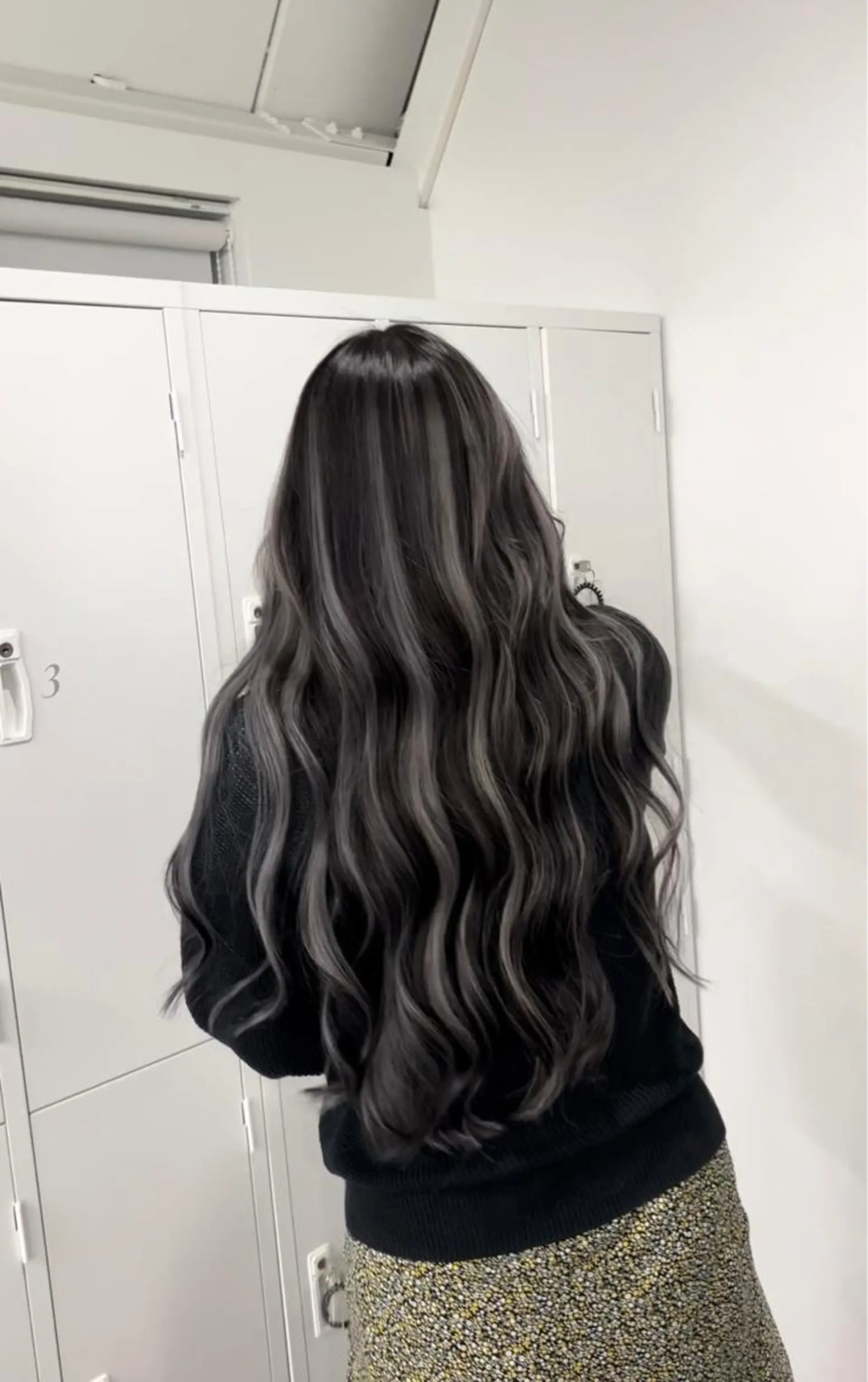 セミロング ヘアカラー トリートメント youres hair 新宿三丁目所属・髪質改善カラー、美髪 トリートメント専門のヘアスタイル