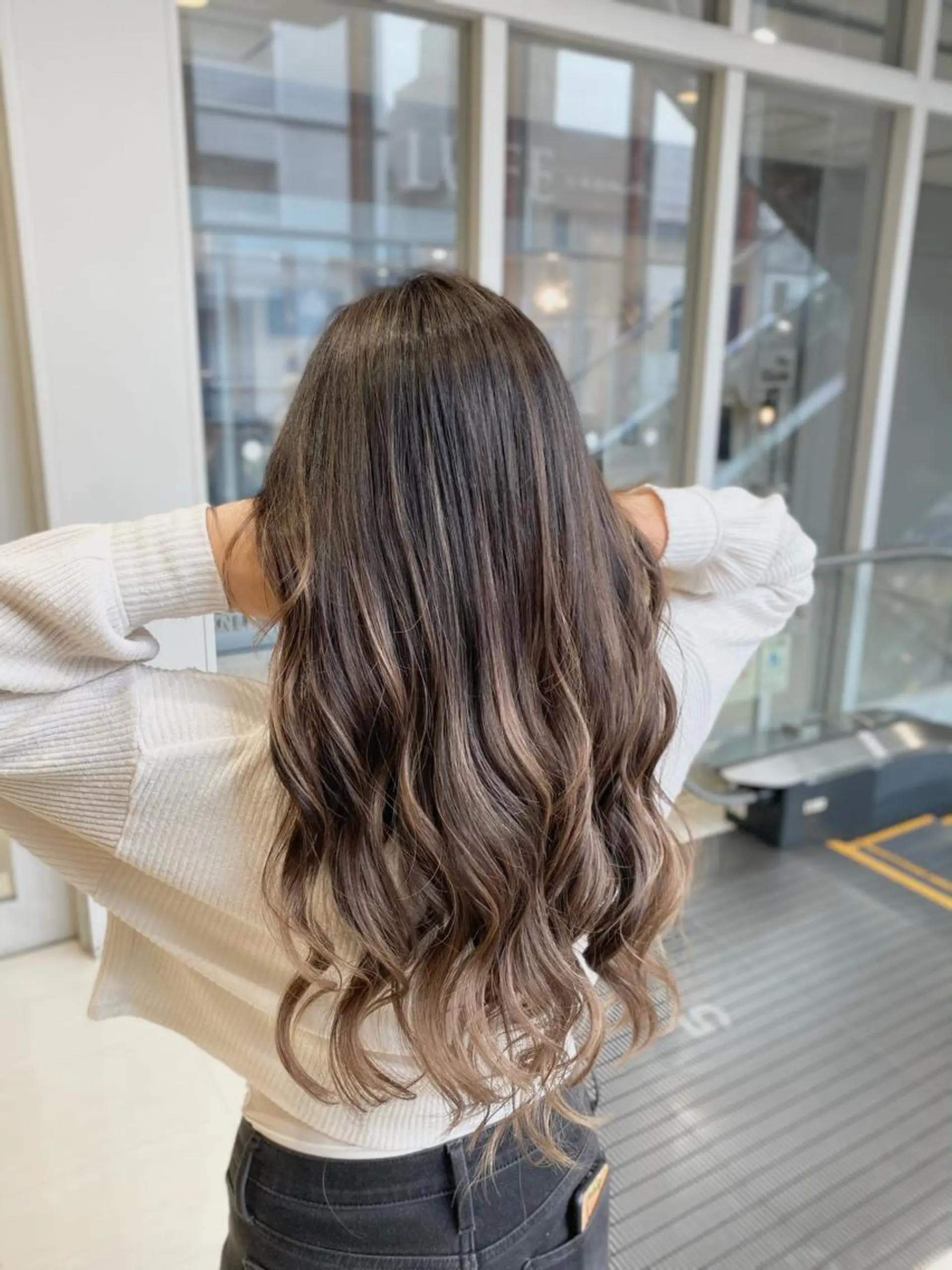 ロング レイヤーカット 🌈透明感カラー ✨松田龍也🌈のヘアスタイル