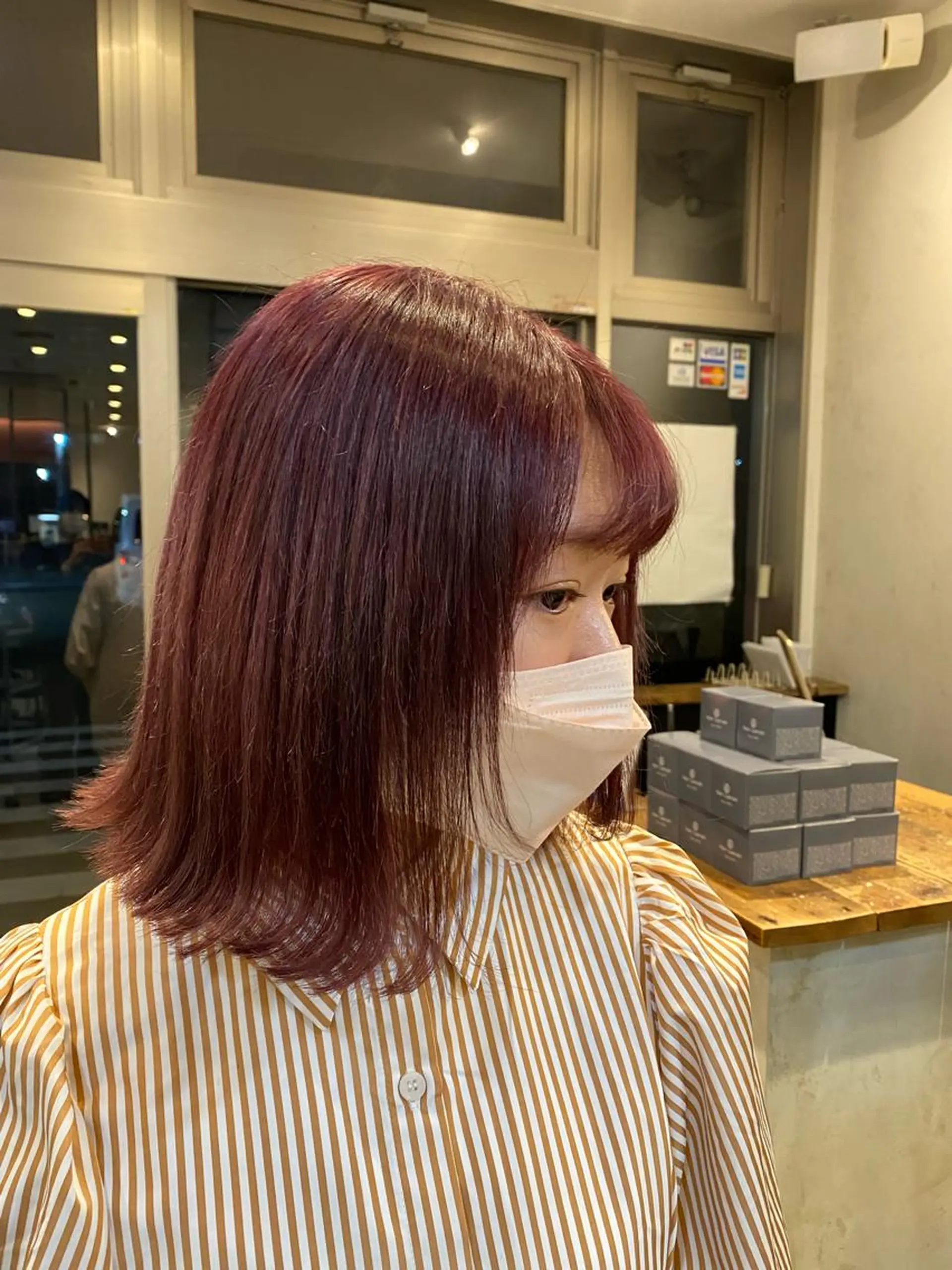 ミディアム カラー ヘアアレンジ 切りっぱなしボブ ボブ W EYE BEAUTY 浦和店所属・誉田 美優のマツエク・マツパデザイン