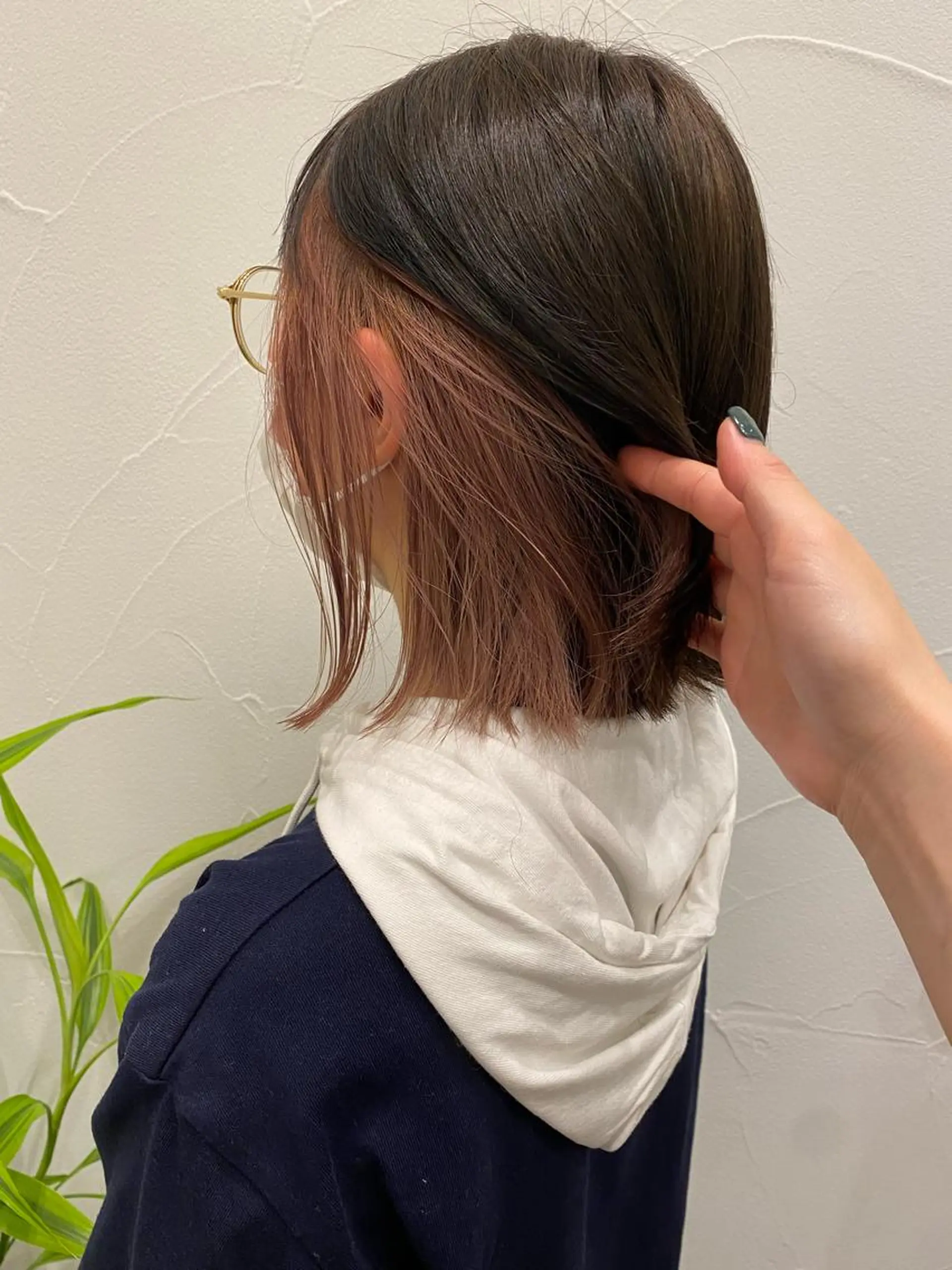 ミディアム カラー 切りっぱなしボブ インナーカラー ピンクカラー ボブ Ash中目黒店 榊間茜のヘアスタイル