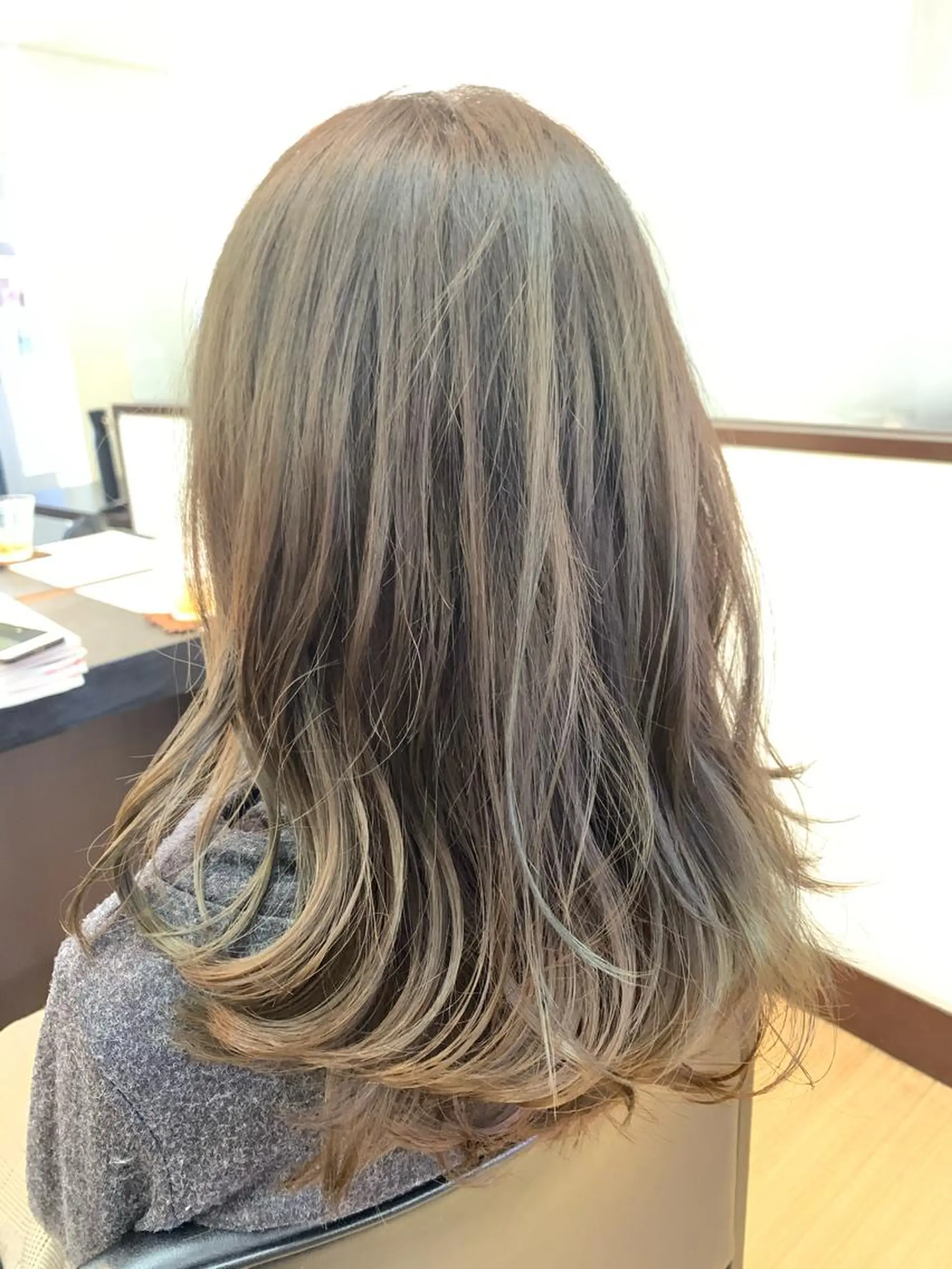 セミロング カラー グレージュ ヘアカラー トリートメント IORI #韓国ヘア#髪質改善のヘアスタイル