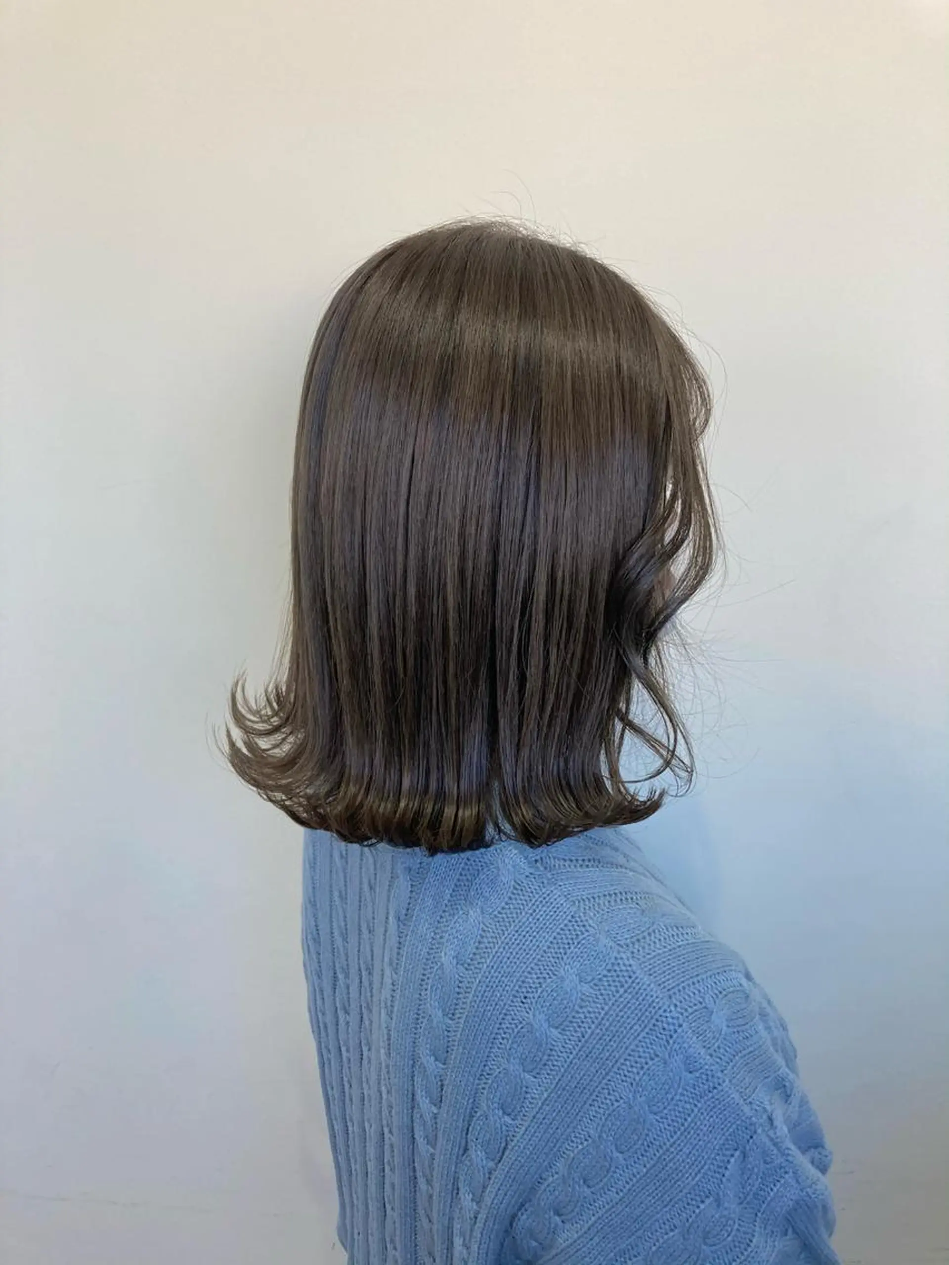 ミディアム カット ヘアカラー 梅山 美侑のヘアスタイル