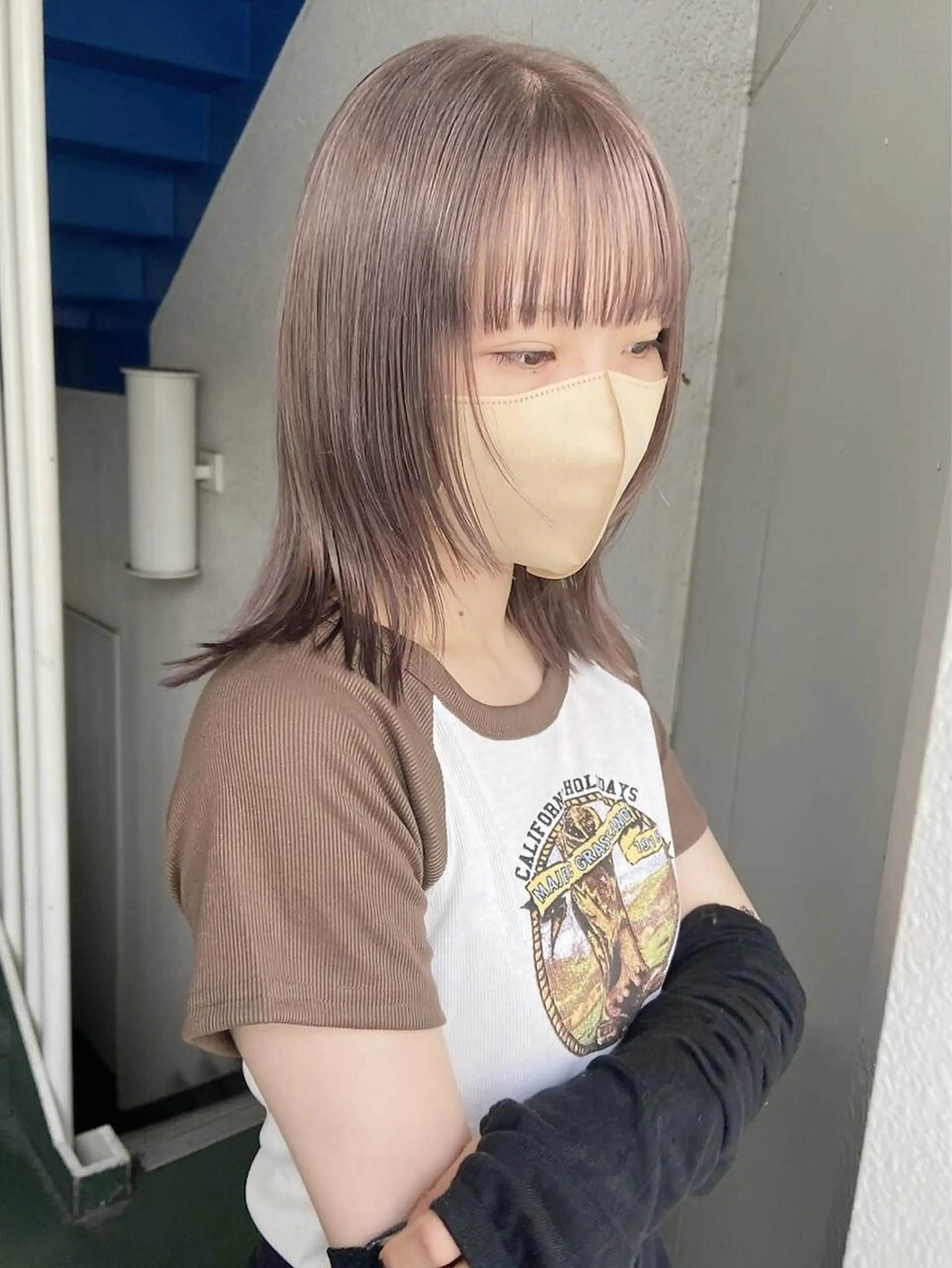 ミディアム カラー パーマ ヘアアレンジ メンズ ミディアムパーマ メンズバレイヤージュ メンズブリーチ センターパート フェードカット カット ハイトーン/レイヤー 🌸さくらのヘアスタイル