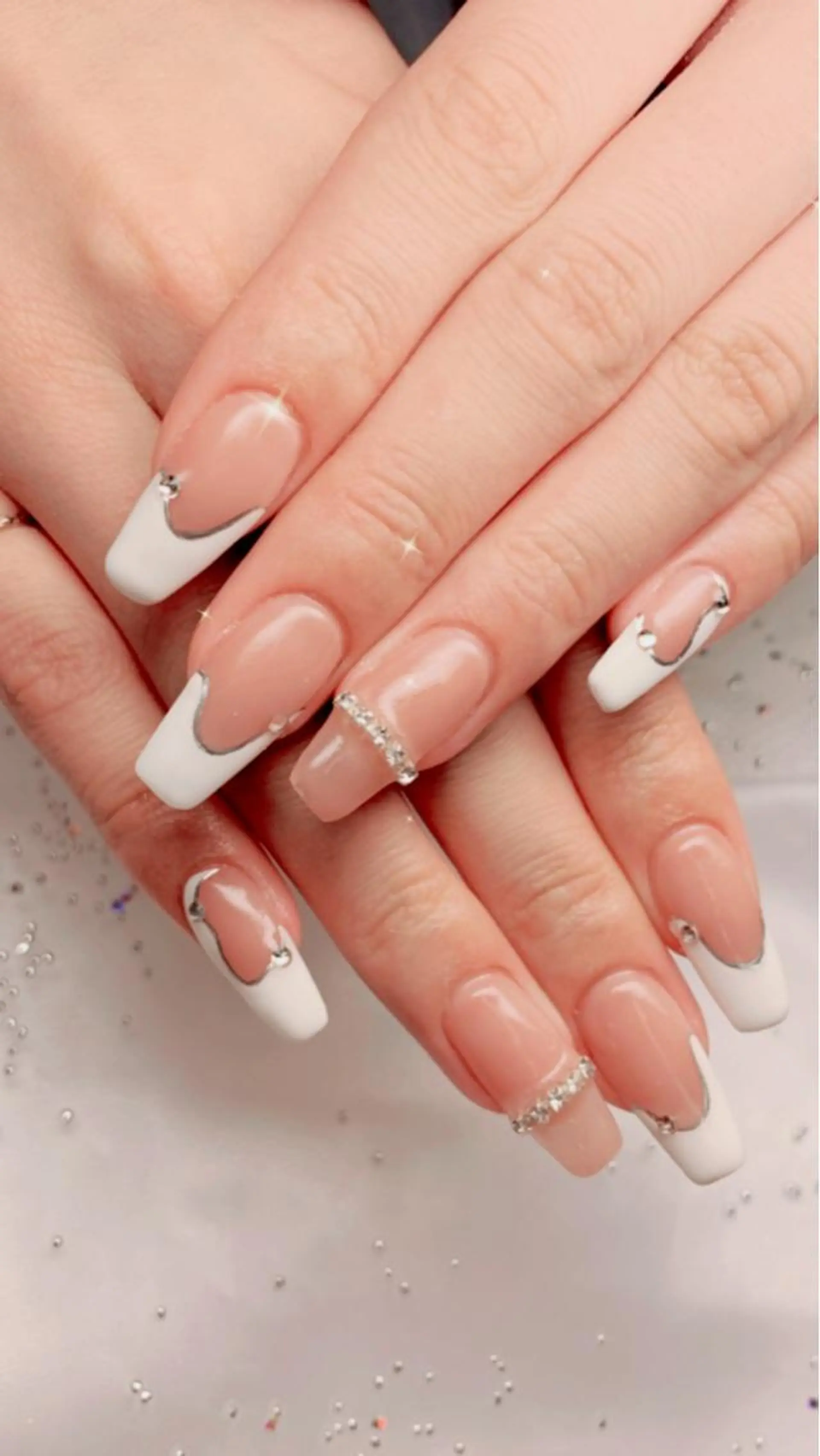 ネイル フレンチネイル キラキラネイル ロングネイル スカルプネイル ハンドネイル T. kayoのネイルデザイン