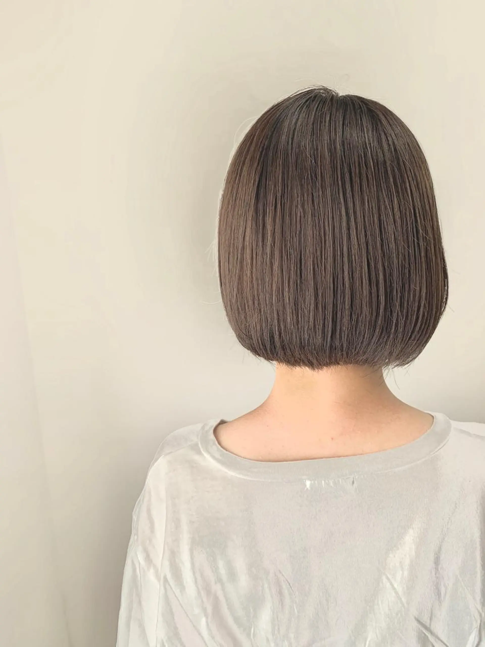 ショート カラー 🔵赤み消し透明感 梅田・増田のヘアスタイル