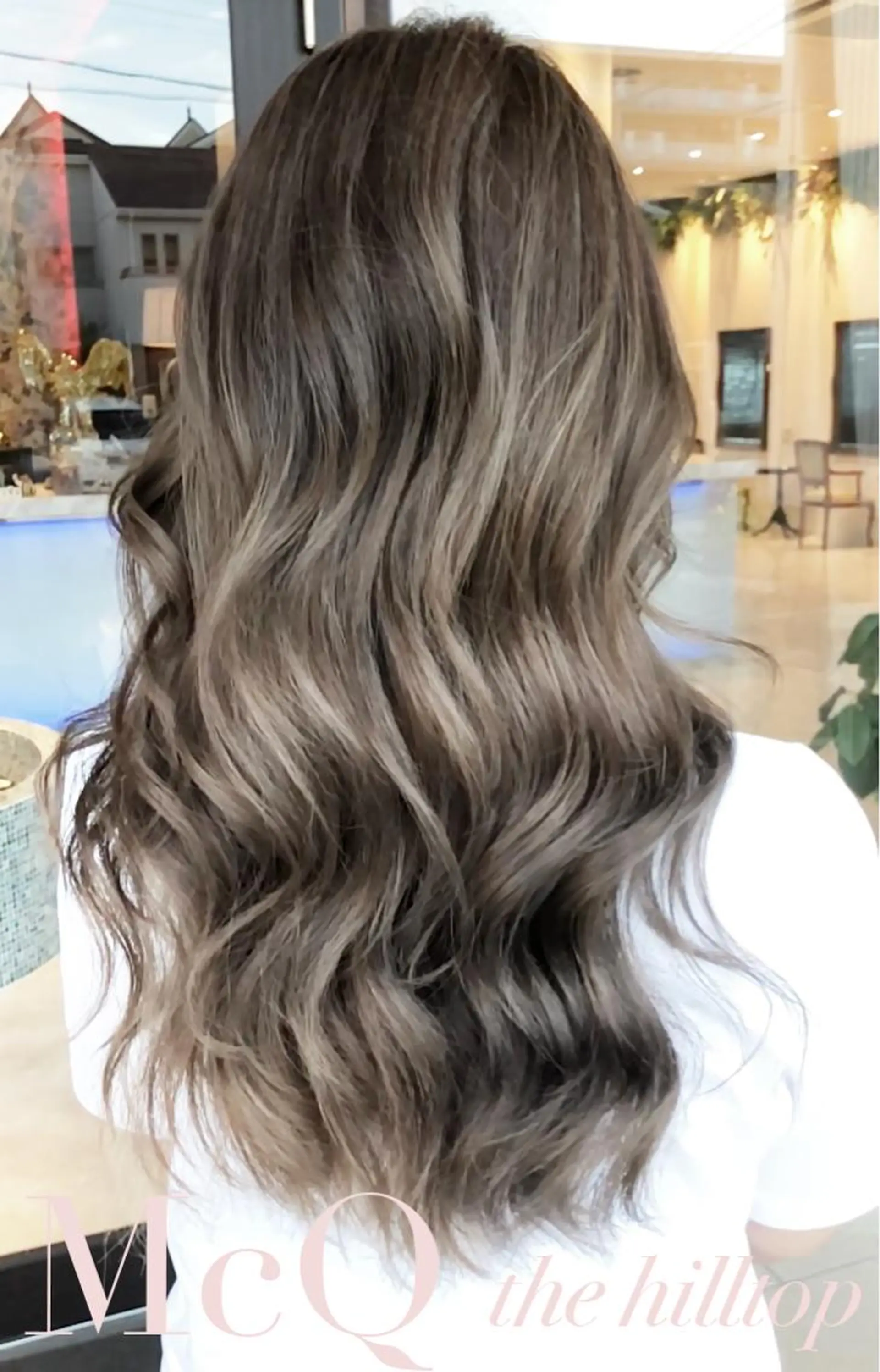 セミロング アッシュ ハイライト ヘアカラー トリートメント haretoki 髪質改善サロンのヘアスタイル