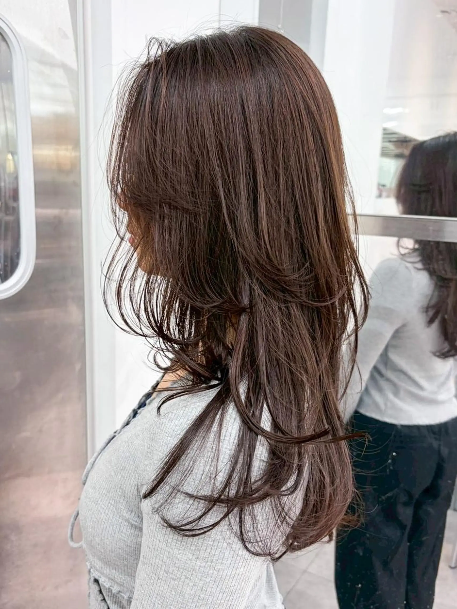 セミロング カラー 顔まわりレイヤー 顔周りカット レイヤーカット ウルフカット ウルフレイヤー カット ヘアカラー トリートメント ITbyALBUM 八王子店のヘアスタイル