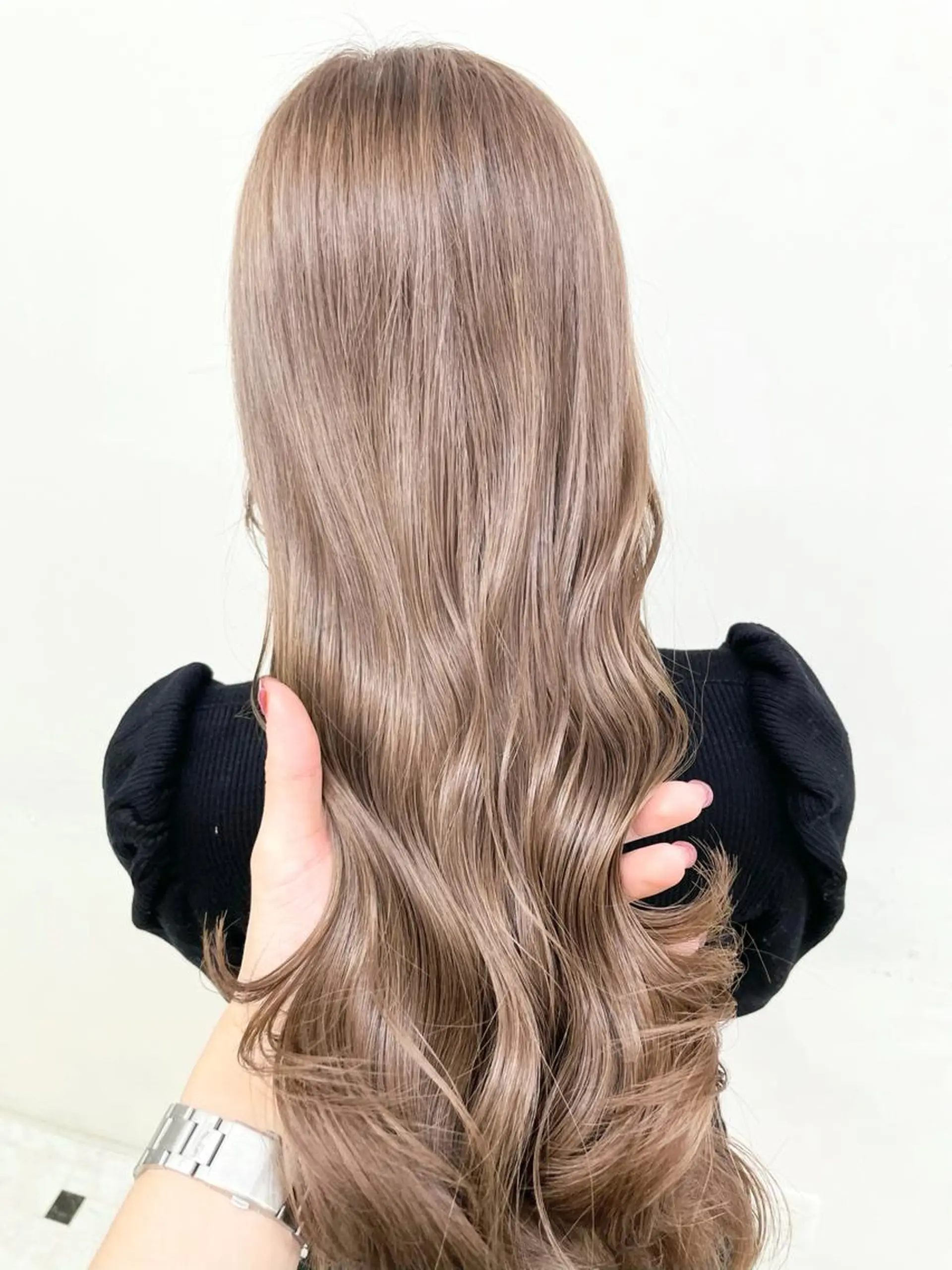 ロング カラー 🩵ハイトーン 美咲🩵のヘアスタイル