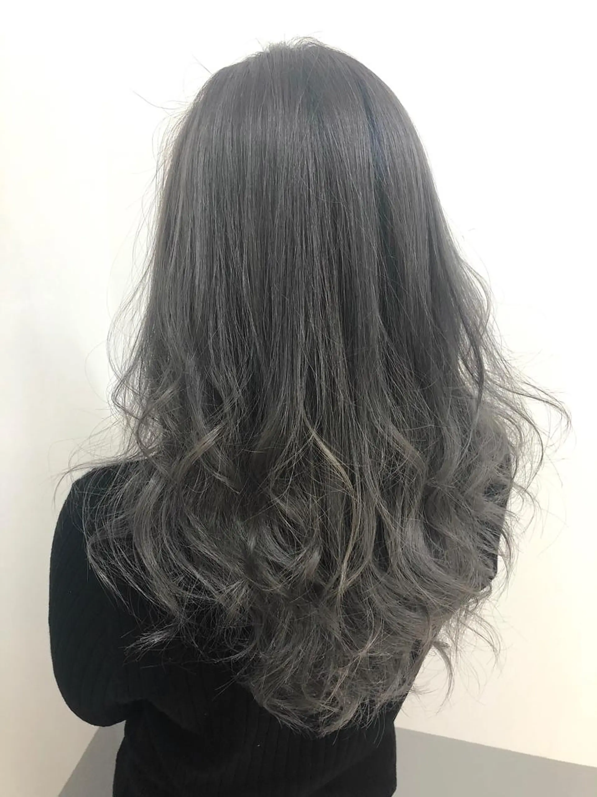セミロング カラー OFF YUYAのヘアスタイル
