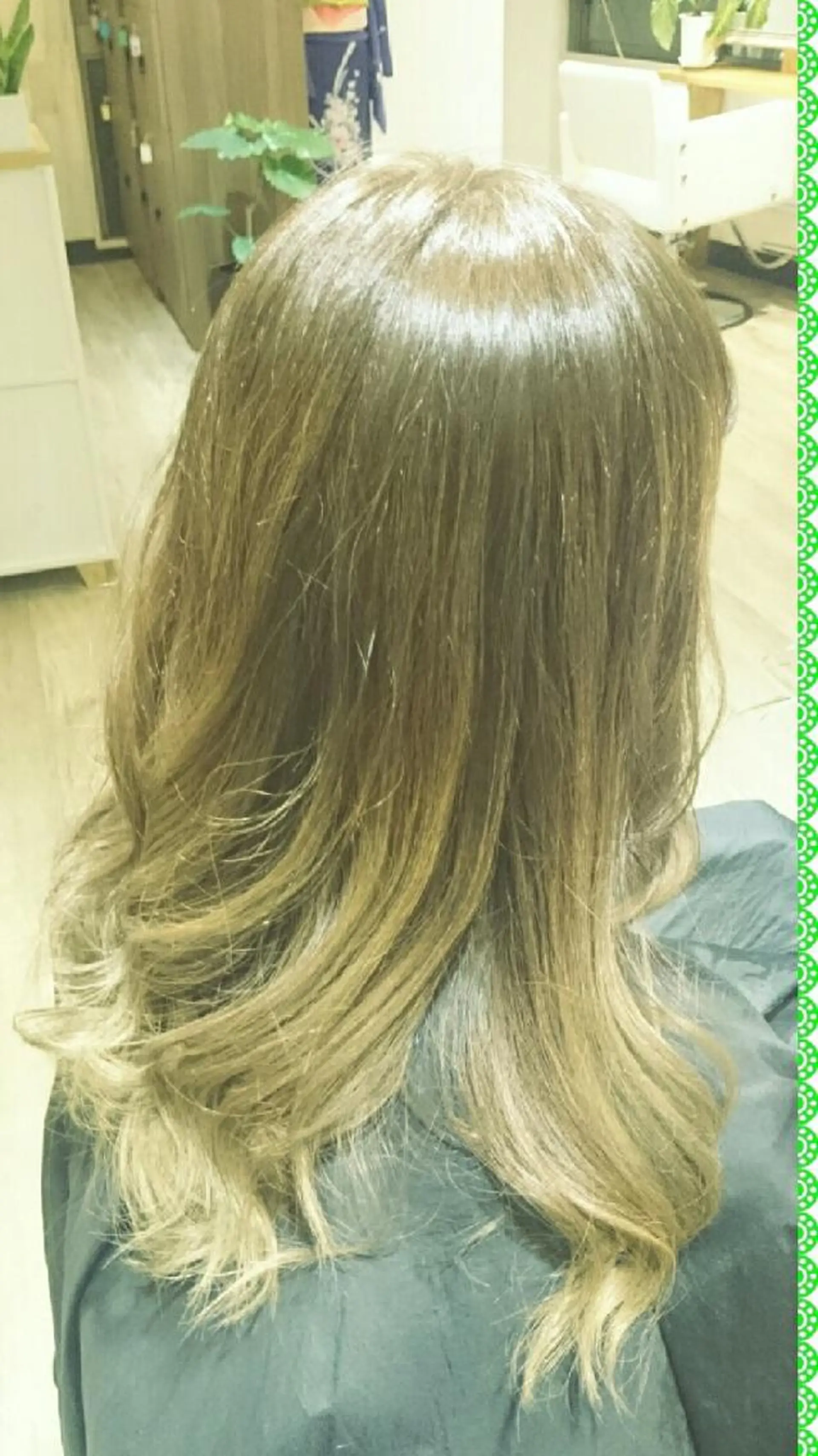 セミロング カラー SAI hairgardenのヘアスタイル