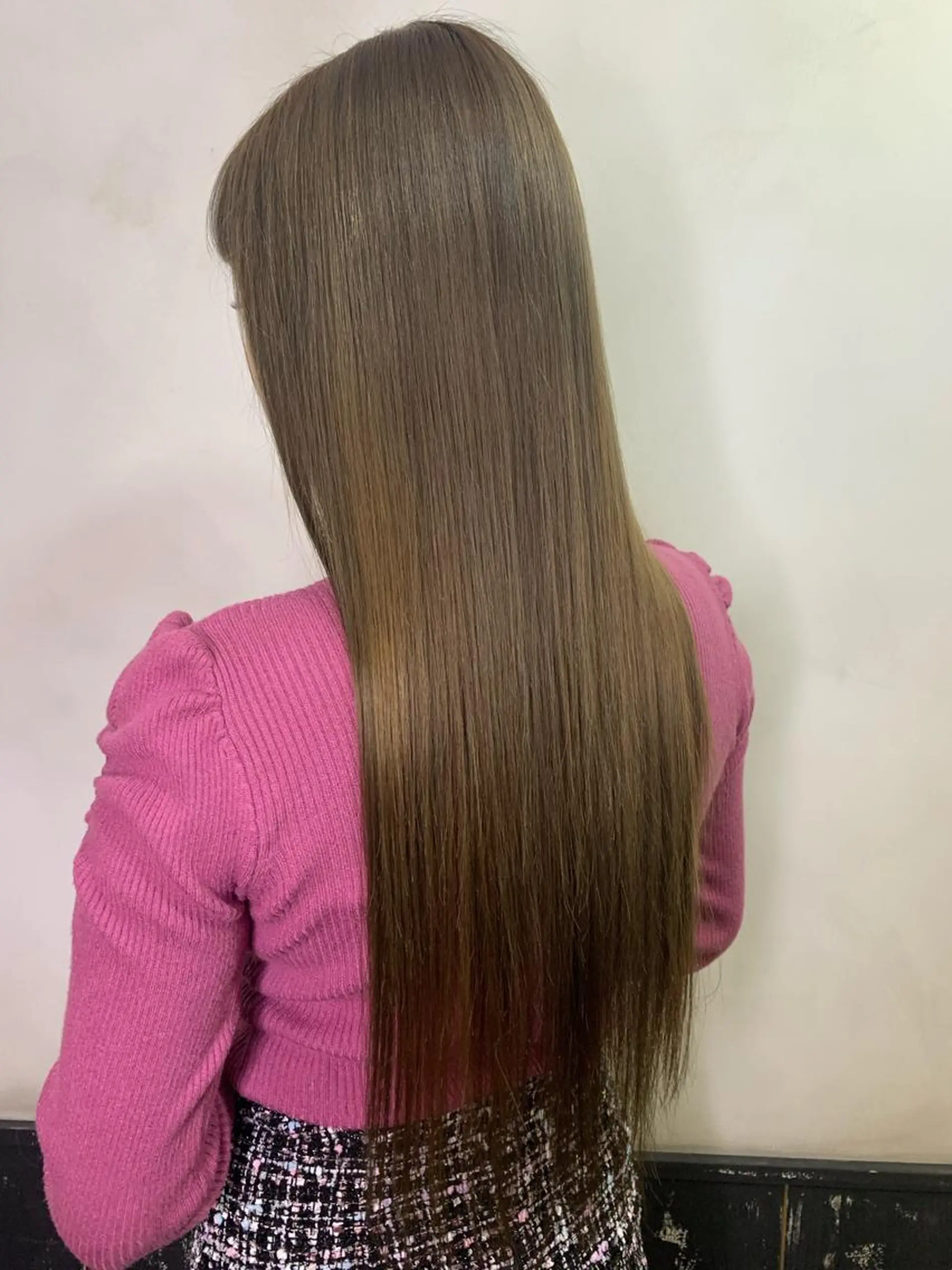 セミロング カラー ヘアアレンジ メンズ ベージュカラー フォギーベージュ SANTALAND所属・髪質改善✨ 小田拓弥のヘアスタイル