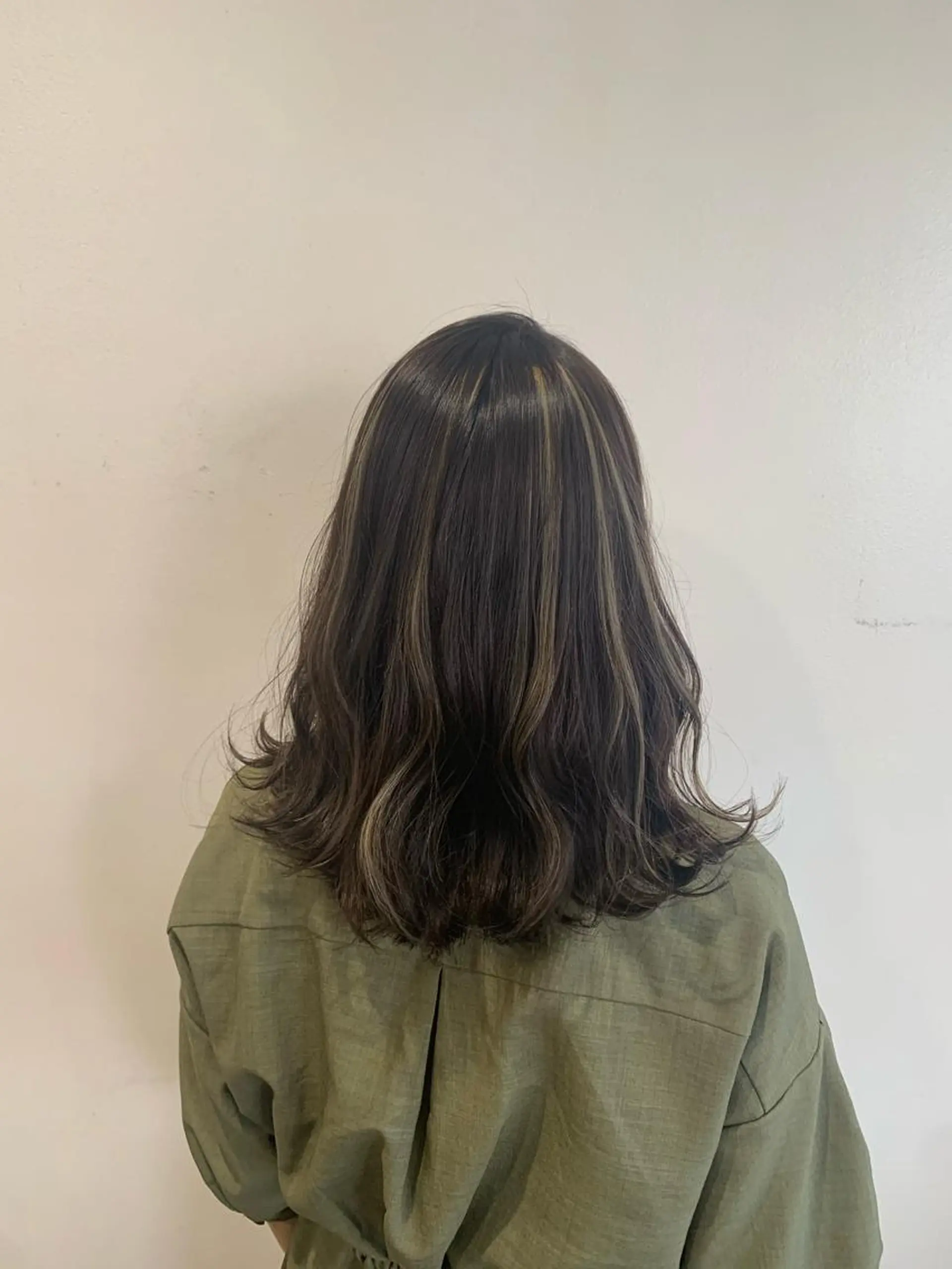 ミディアム カラー ハイトーン/レイヤー 💜Akaneのヘアスタイル