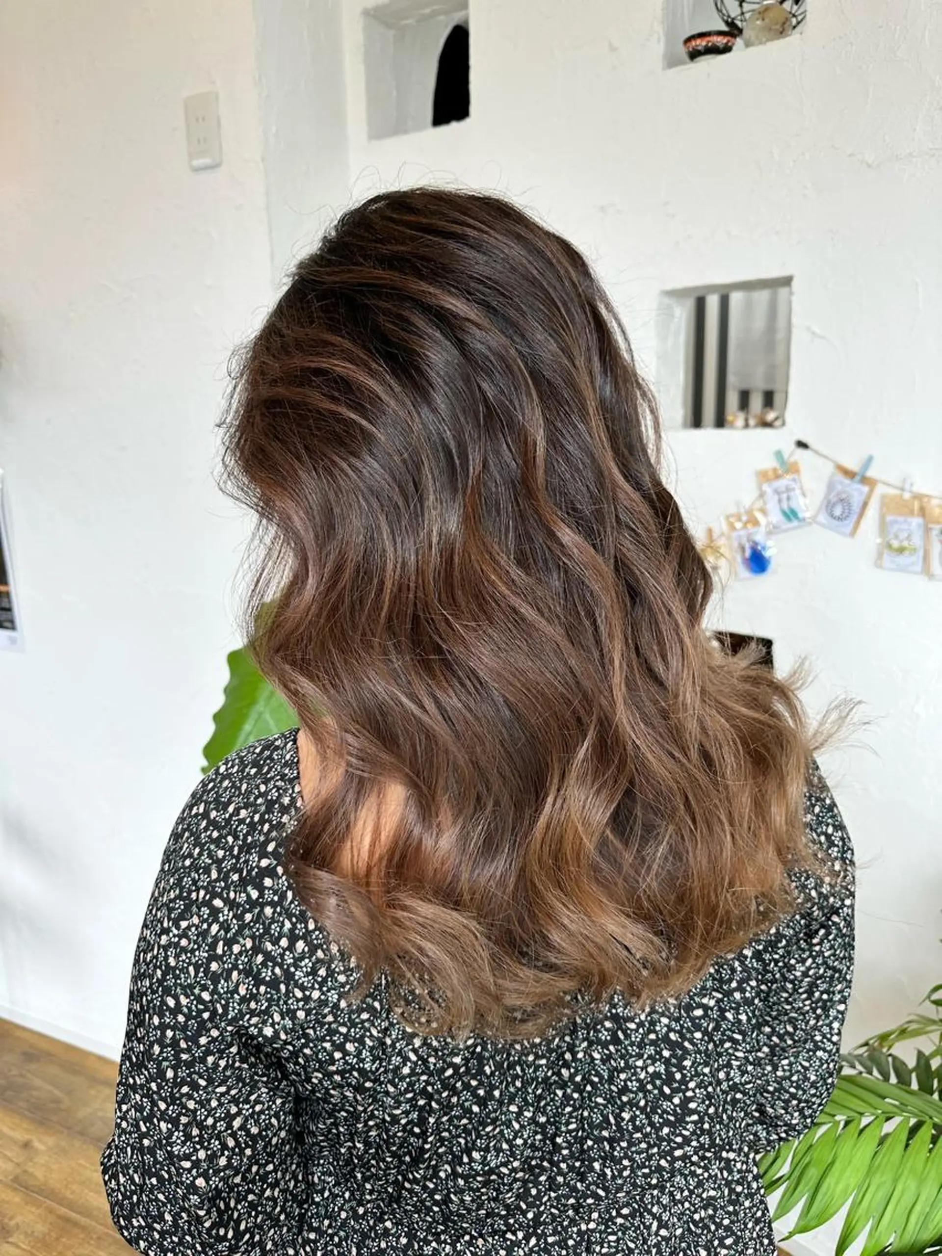 ロング カラー バレイヤージュ ベージュカラー ブリーチ ハイライトカラー 外国人風カラー 🌸小掛🌸 豊橋外国人風カラーのヘアスタイル