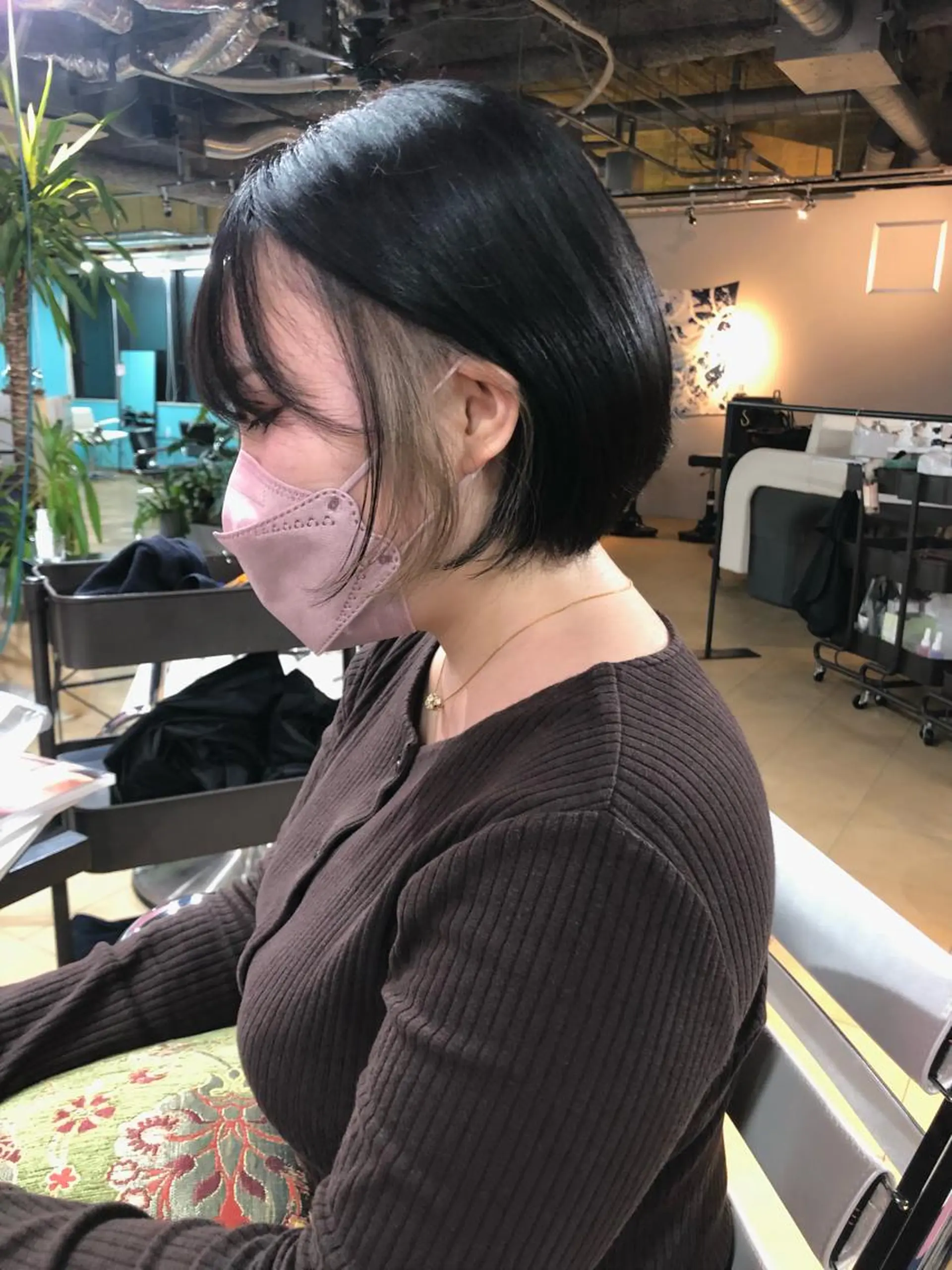 ショート カラー ヘアカラー トリートメント 1inch所属・透明感カラー レイヤー亀井唯登のヘアスタイル