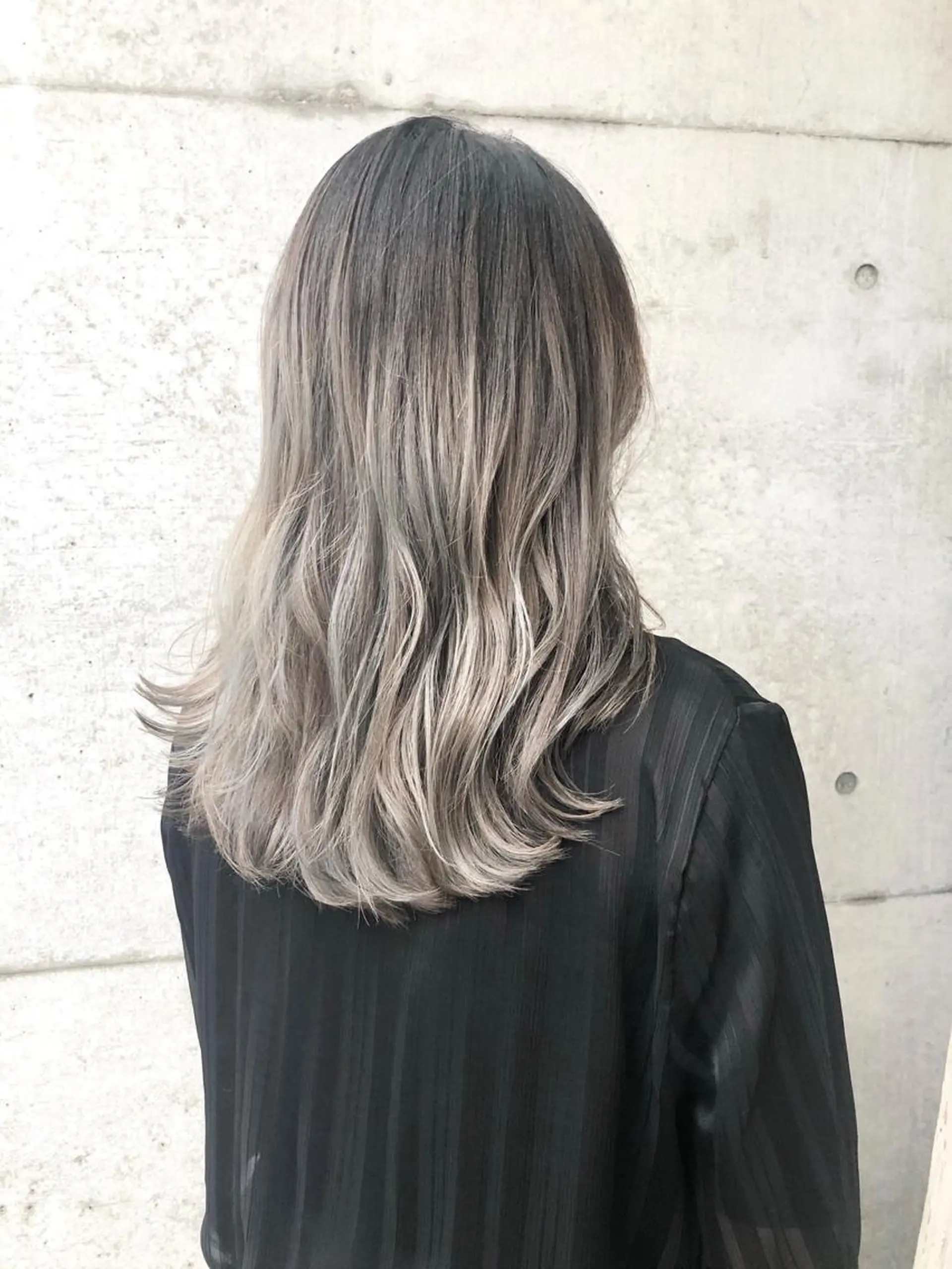 ロング カラー ブリーチ グラデーションカラー ハイトーンカラー clomus所属・YUKA艶髪 🌸寛ぎ部屋のヘアスタイル