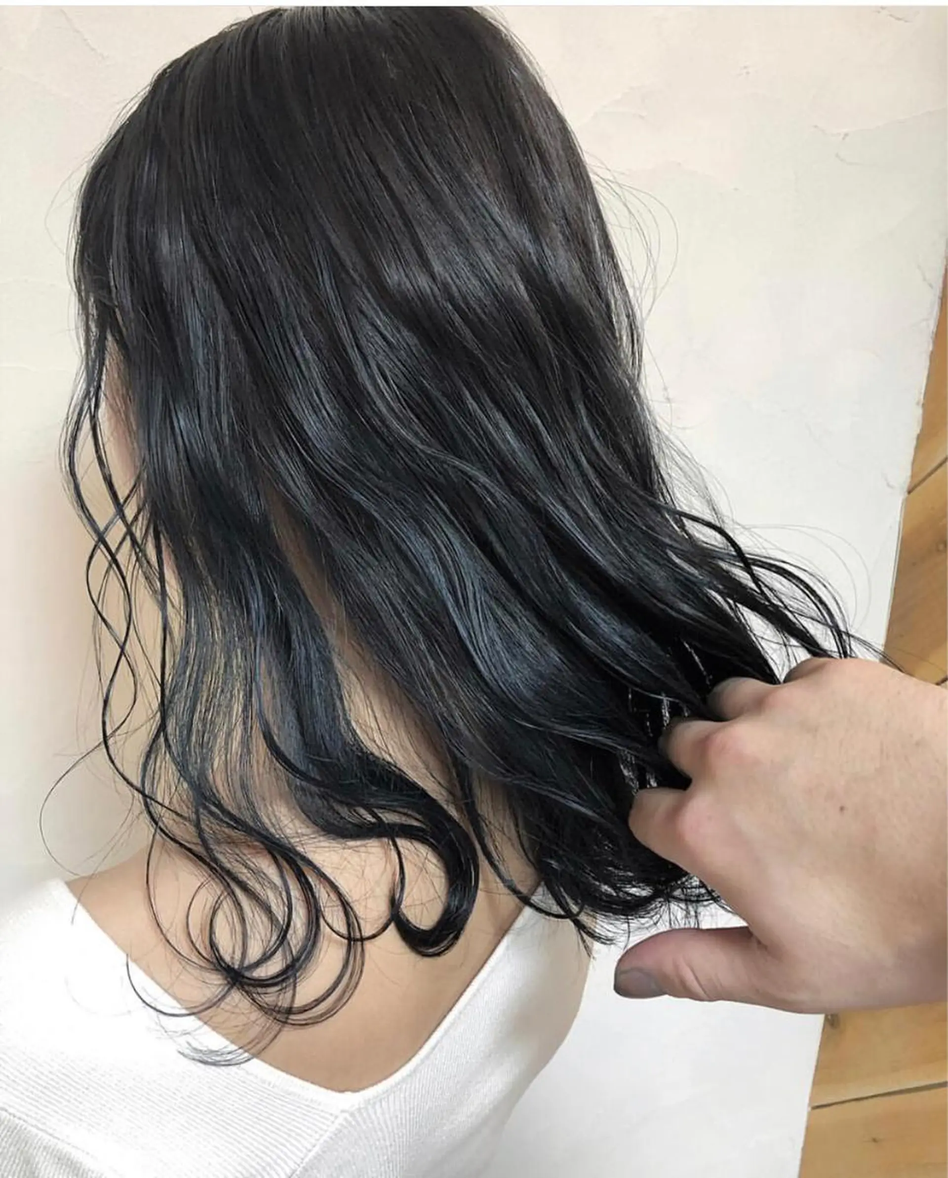 ミディアム カラー アディクシーカラー 透明感カラー グレージュ ネイビーカラー 外国人風カラー hair salon Ranun髪質改善のヘアスタイル