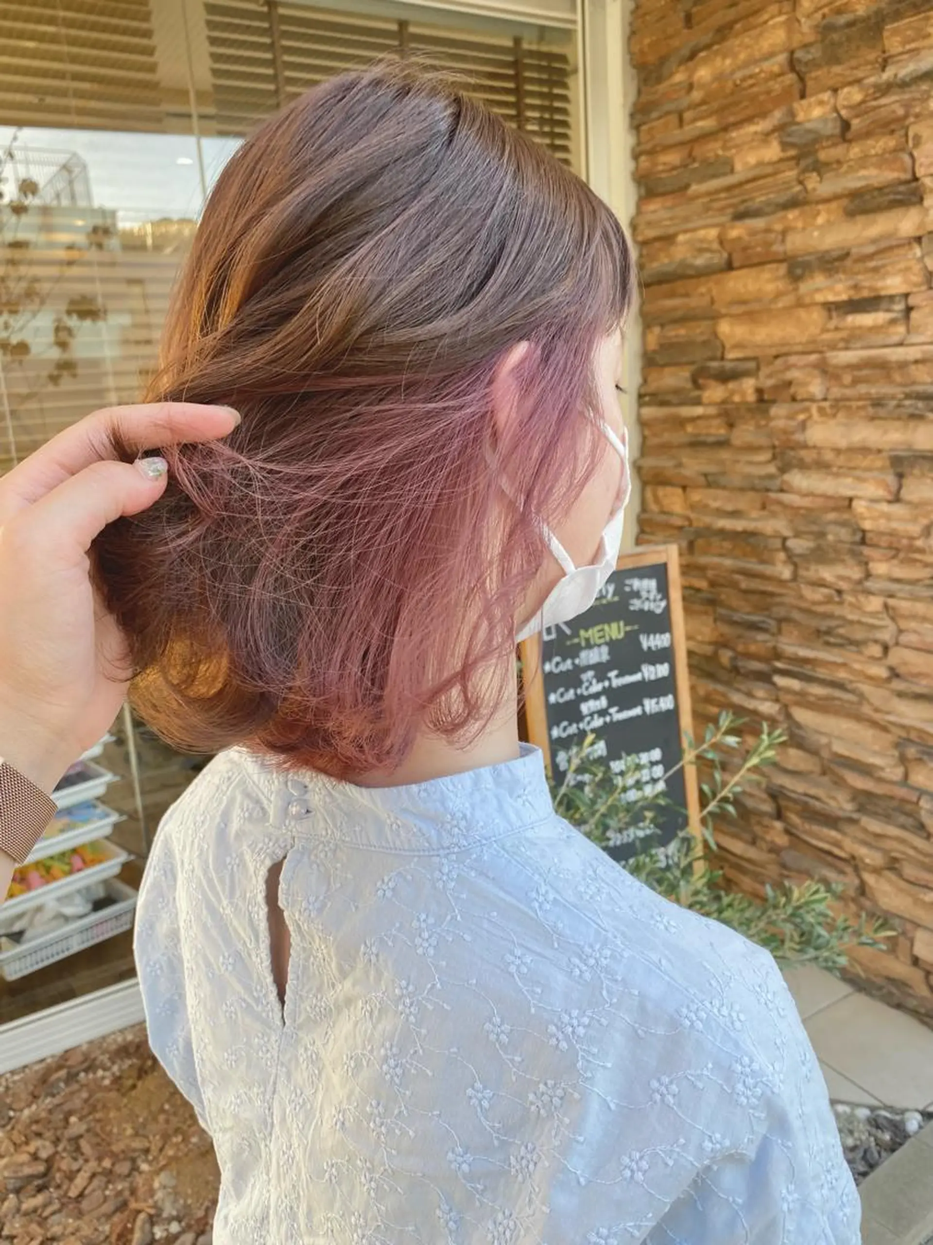 ミディアム カラー 髙井 麻帆のヘアスタイル