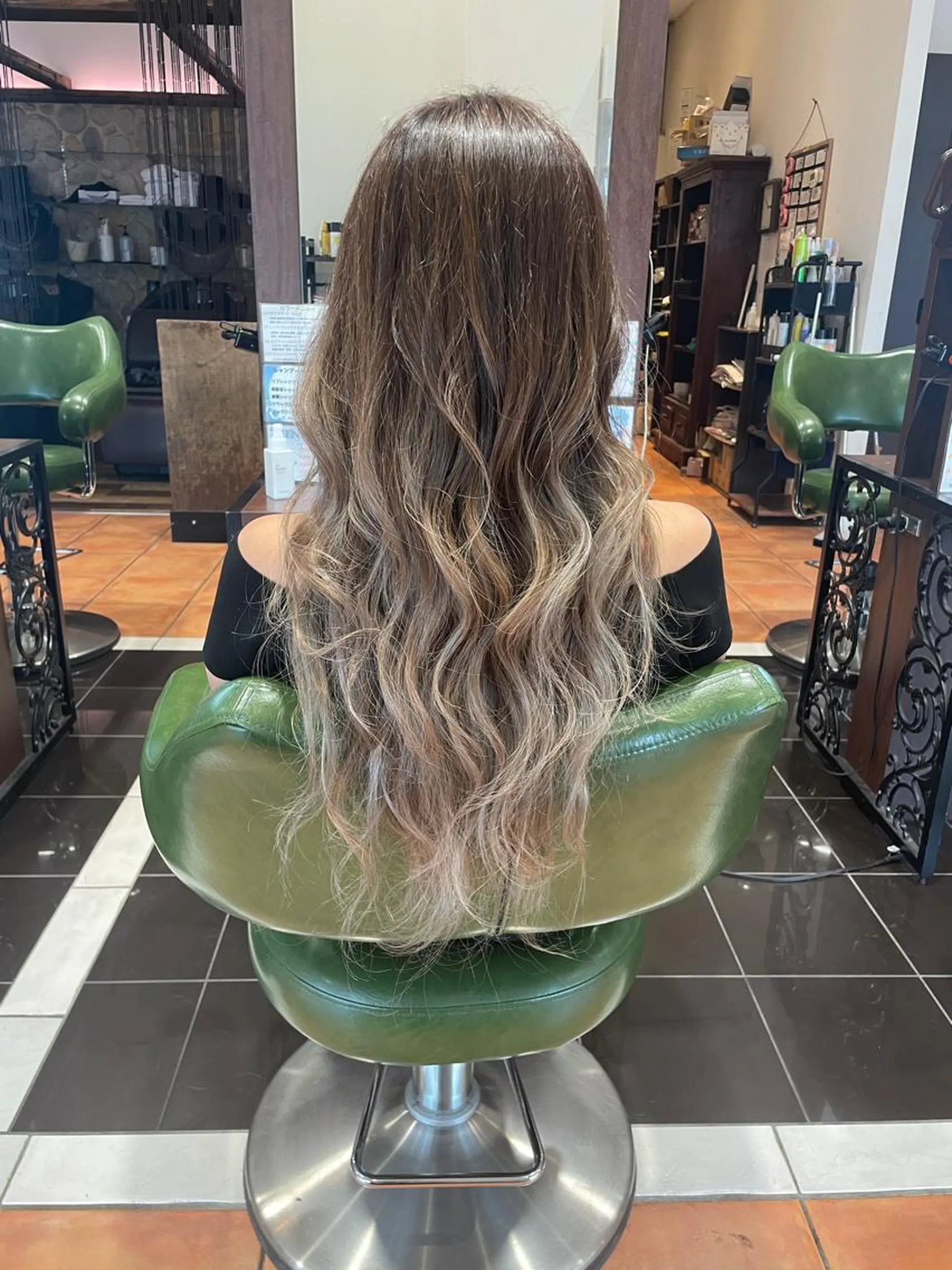 ロング カラーリスト菅澤 岳のヘアスタイル