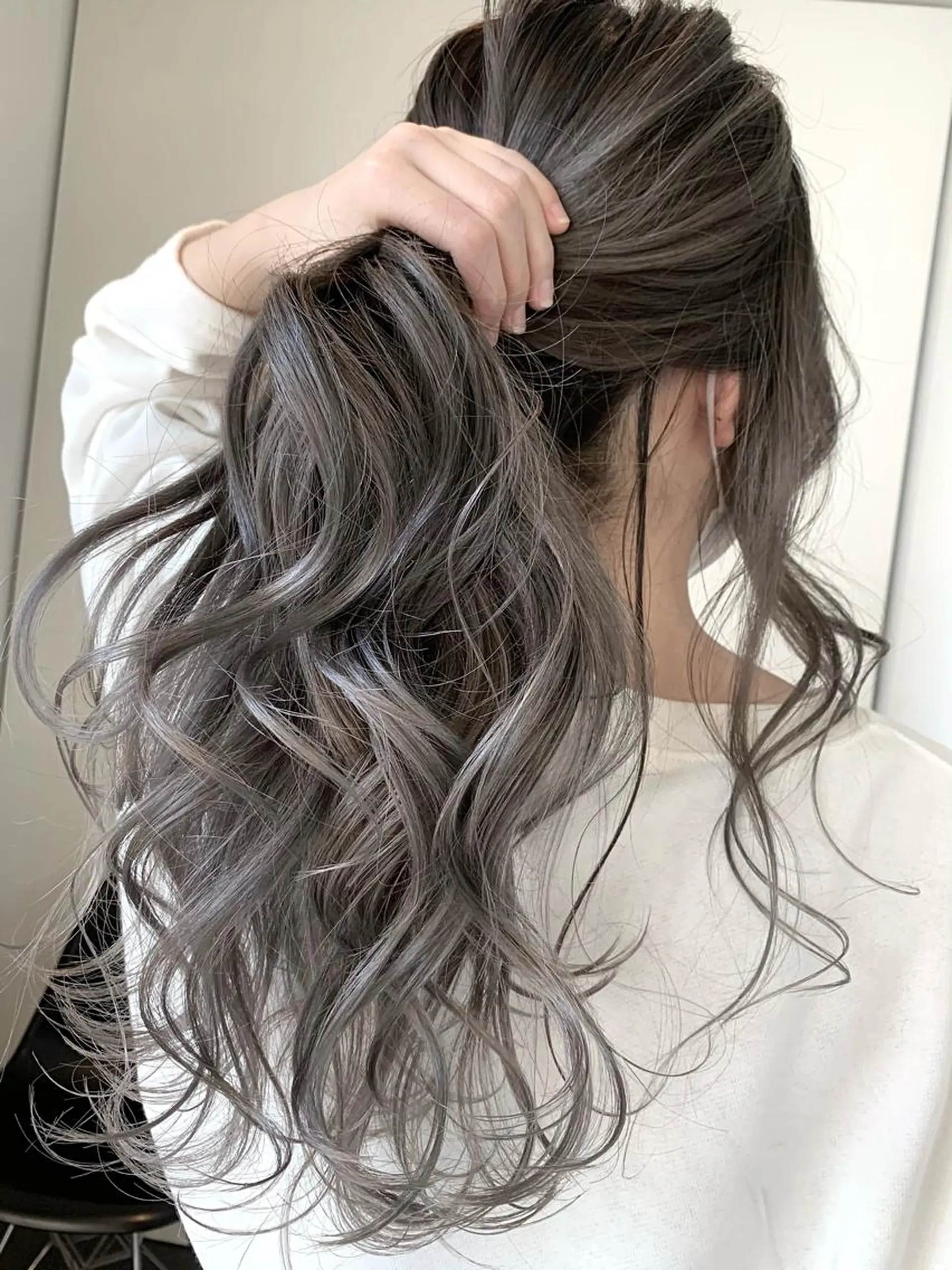 ロング カラー ヘアアレンジ ベージュカラー グラデーションカラー ハイライトカラー くせ毛 外国人風カラー 髪質改善land千葉所属・阿部 圭悟のヘアスタイル