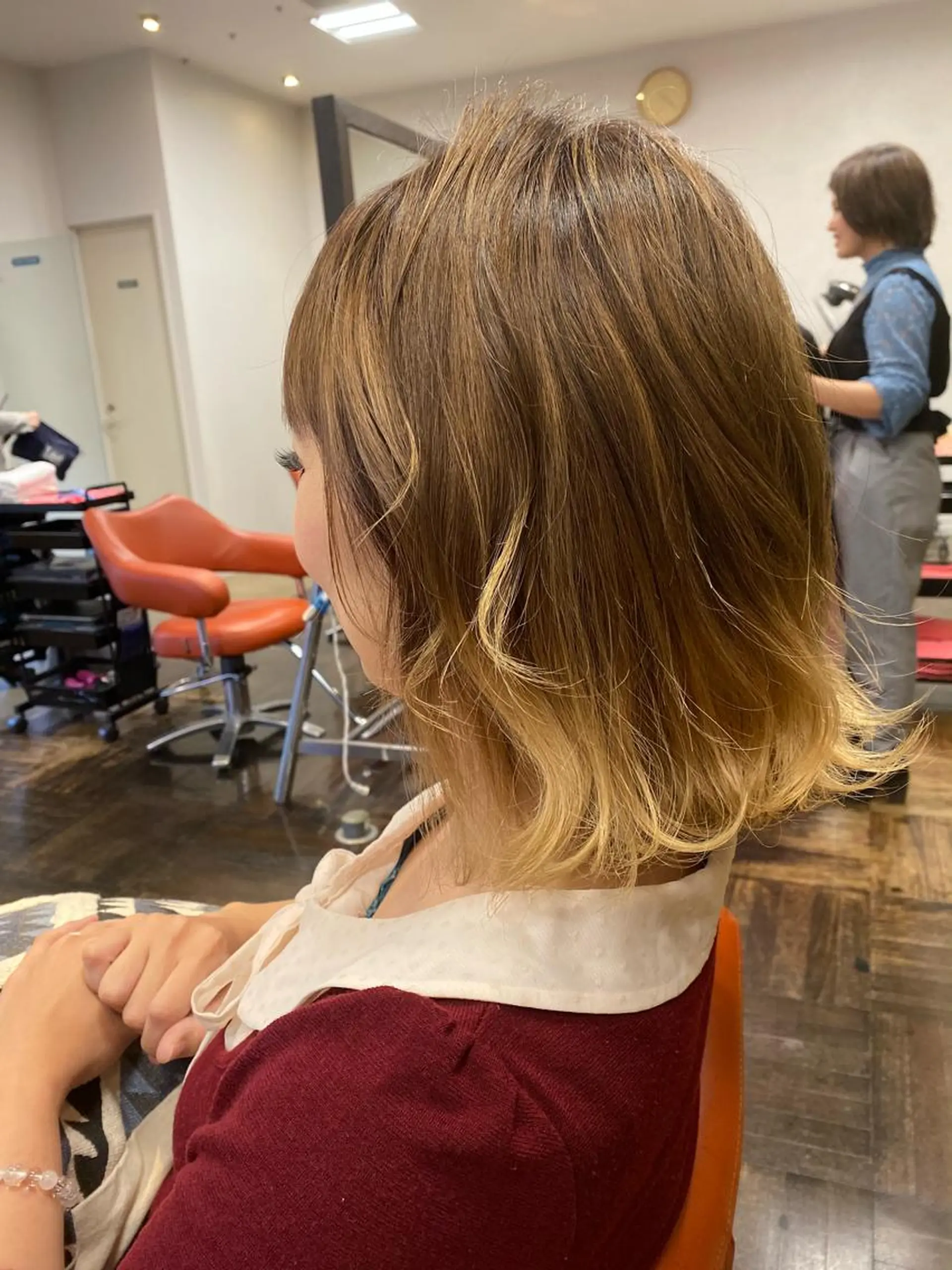 ミディアム カラー ベージュカラー ミルクティーベージュ 外国人風カラー 外ハネヘア カット ヘアカラー トリートメント デザインカラー🌈 高木リョウのヘアスタイル