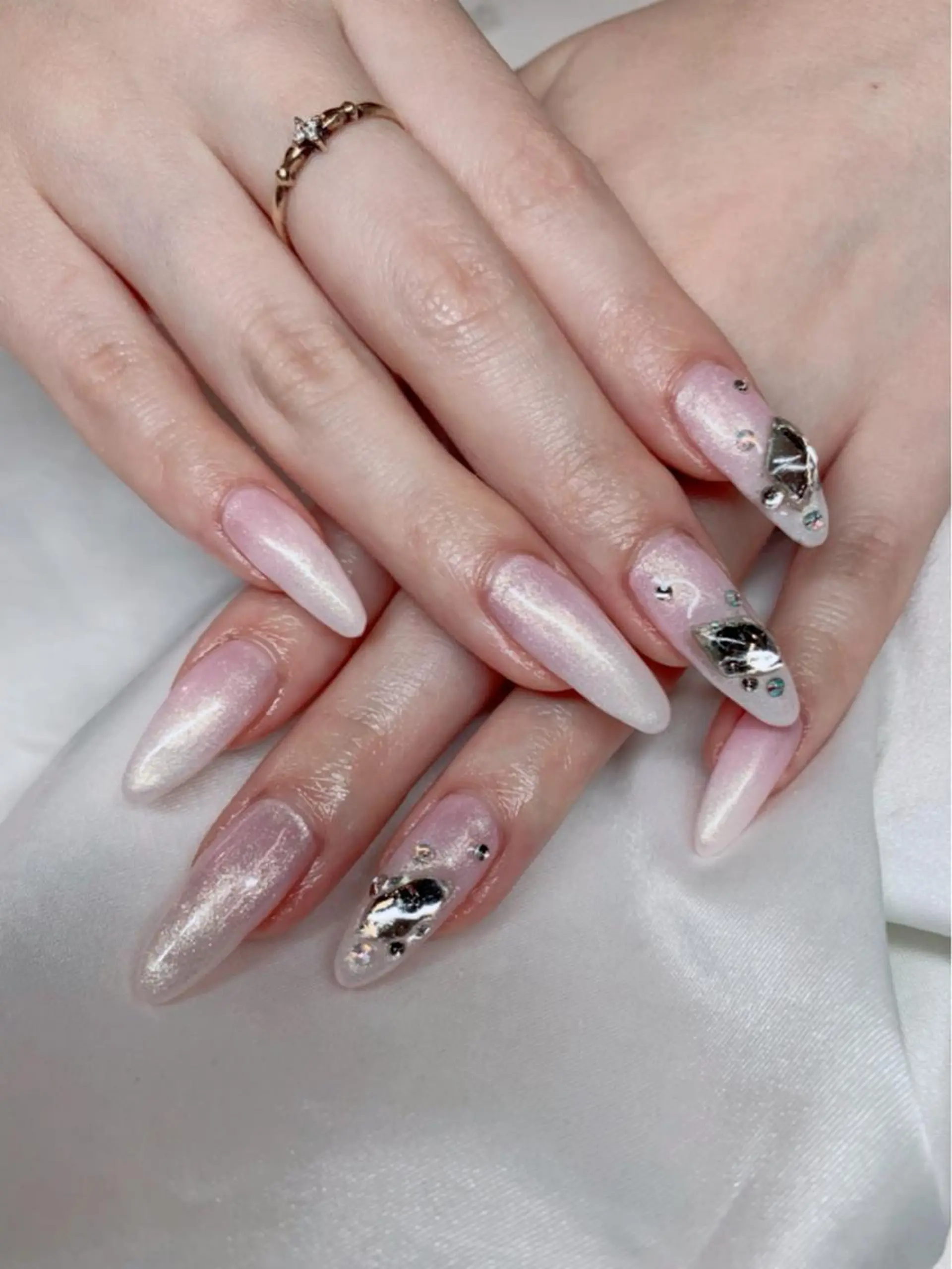 ネイル キラキラネイル ロングネイル スカルプネイル ハンドネイル T. kayoのネイルデザイン