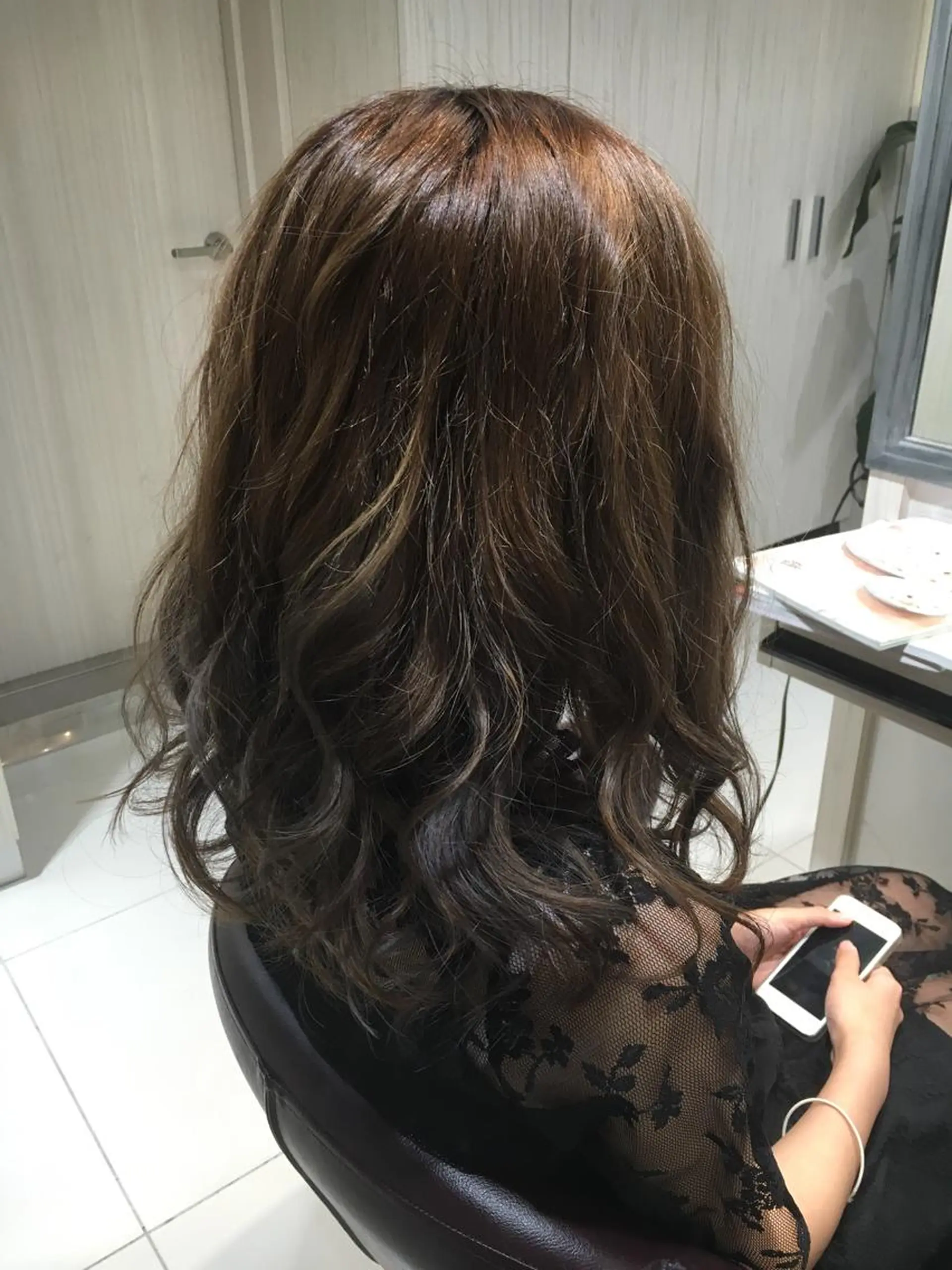 ミディアム セミロング ロング カラー グレージュ ハイライトカラー ハイライト ✨艶髪✨透明感✨ 山内大樹のヘアスタイル