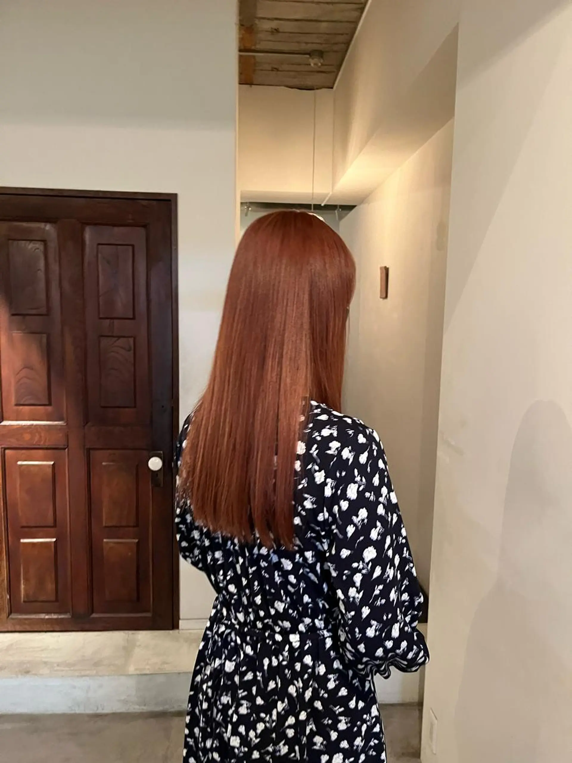 ロング カラー ベージュカラー ブリーチ オレンジ オレンジベージュ カット ヘアカラー トリートメント 前川 華恋 / room3のヘアスタイル