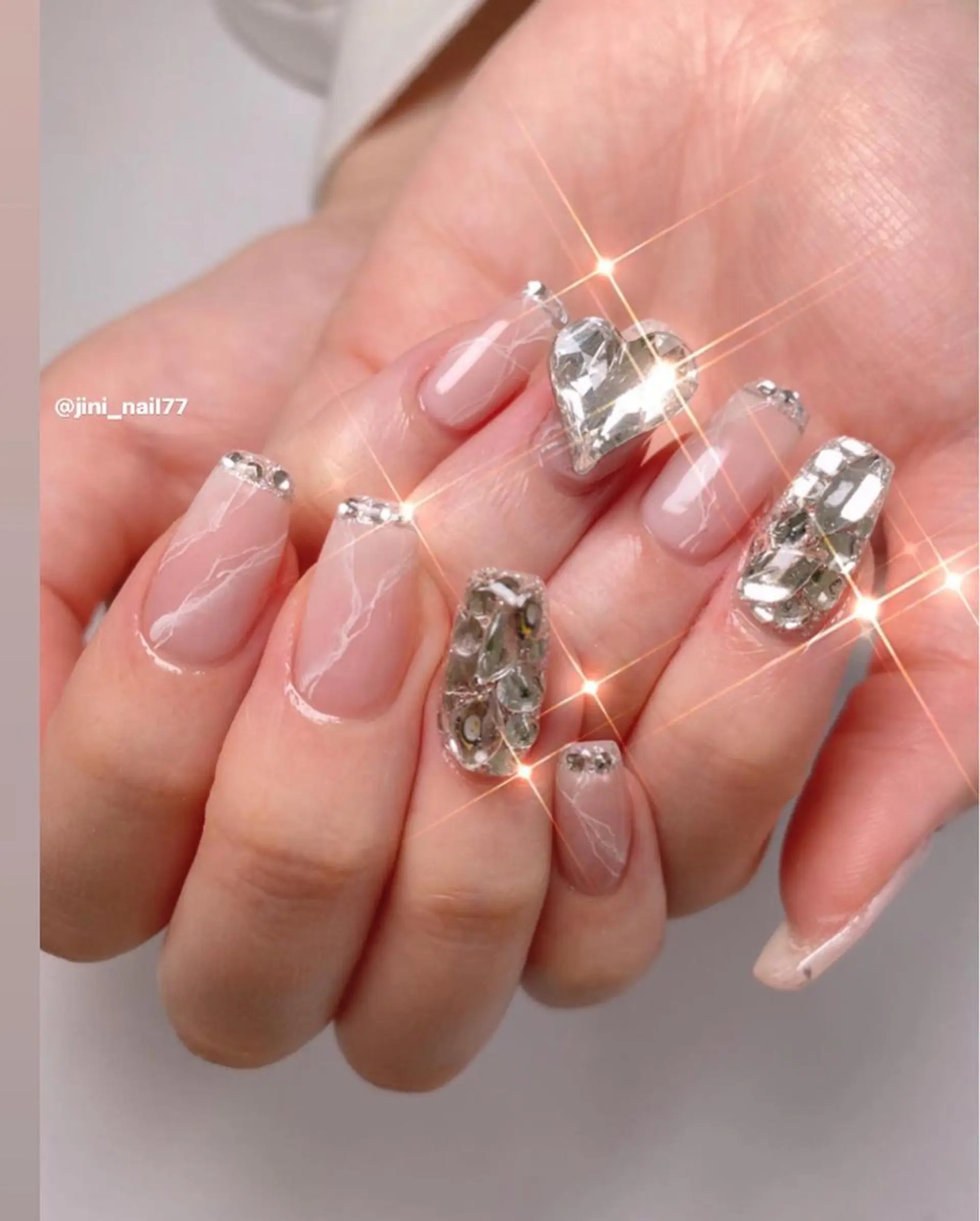 ネイル JINI NAIL所属・ジニ ネイルのネイルデザイン