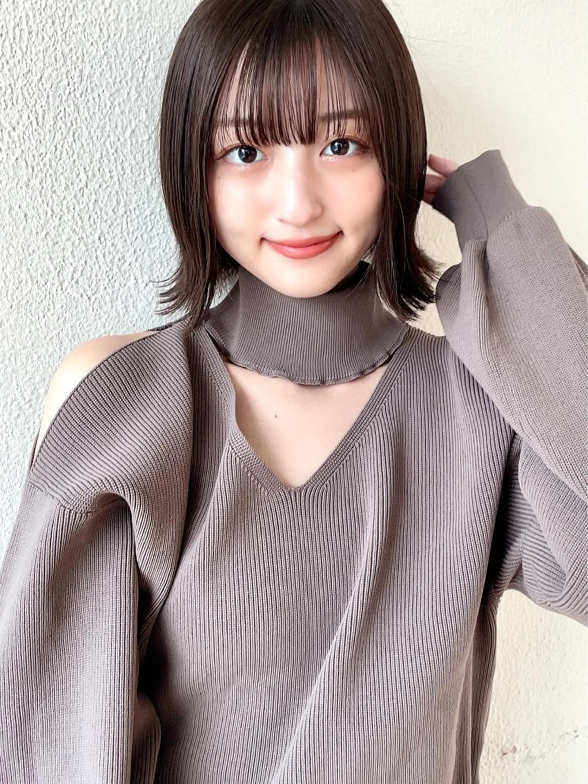 ミディアム カラー 切りっぱなしボブ イヤリングカラー ハイトーンカラー ボブ くびれヘア 市原 大翼のヘアスタイル