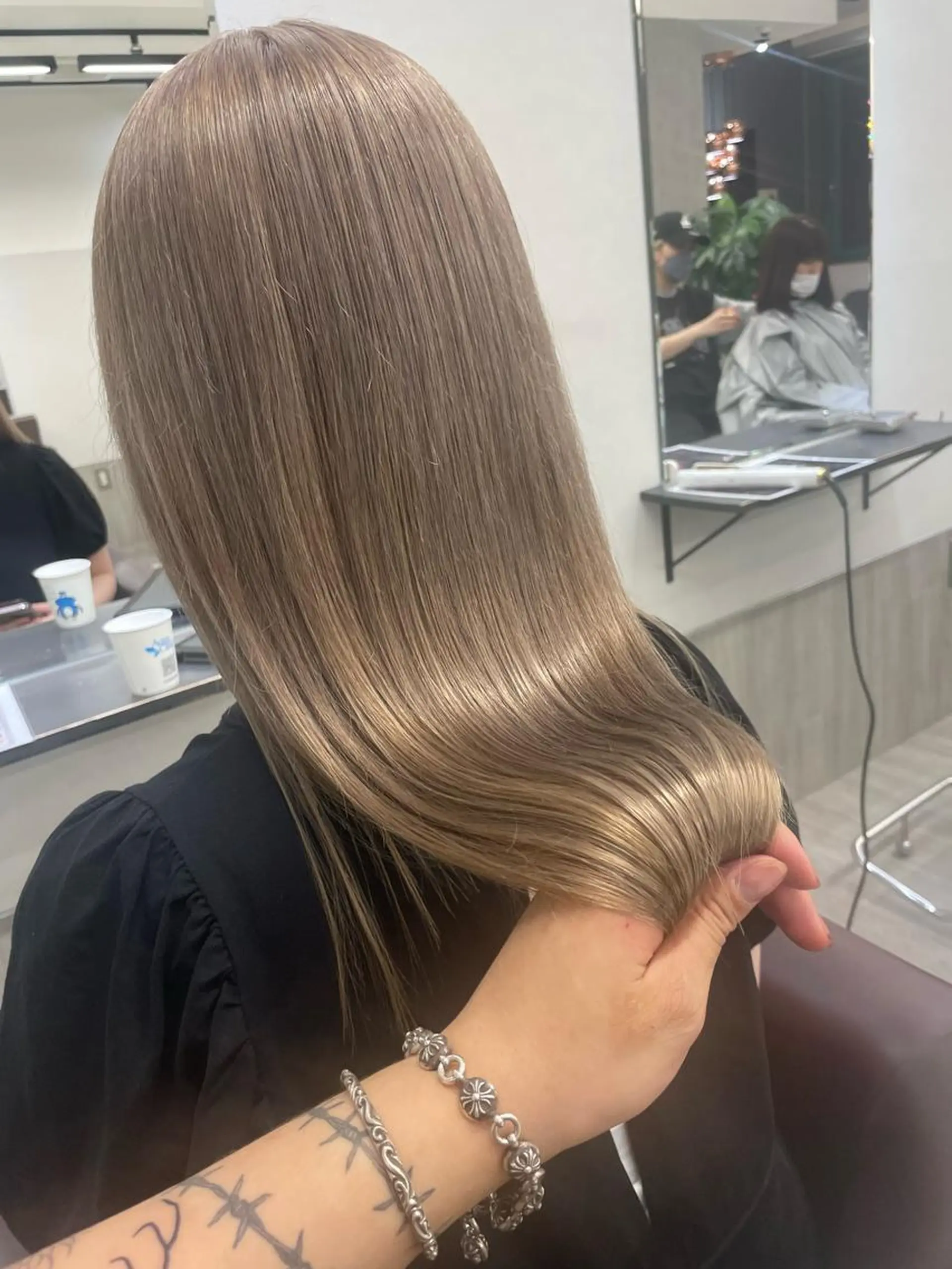 ロング カラー カット 縮毛矯正 トリートメント AiM エイム　韓国レイヤーのヘアスタイル