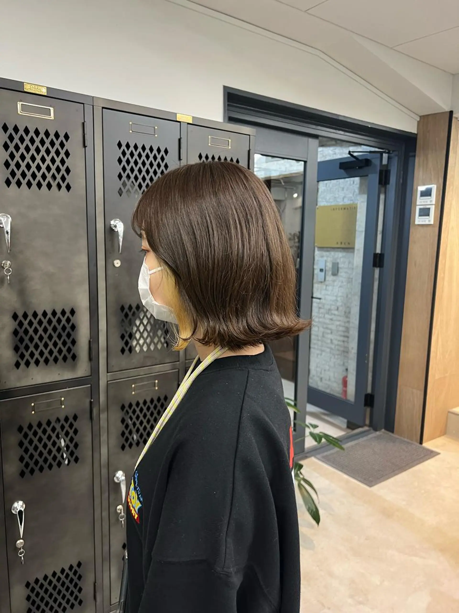 ミディアム INORI /フェイスレイヤーのヘアスタイル