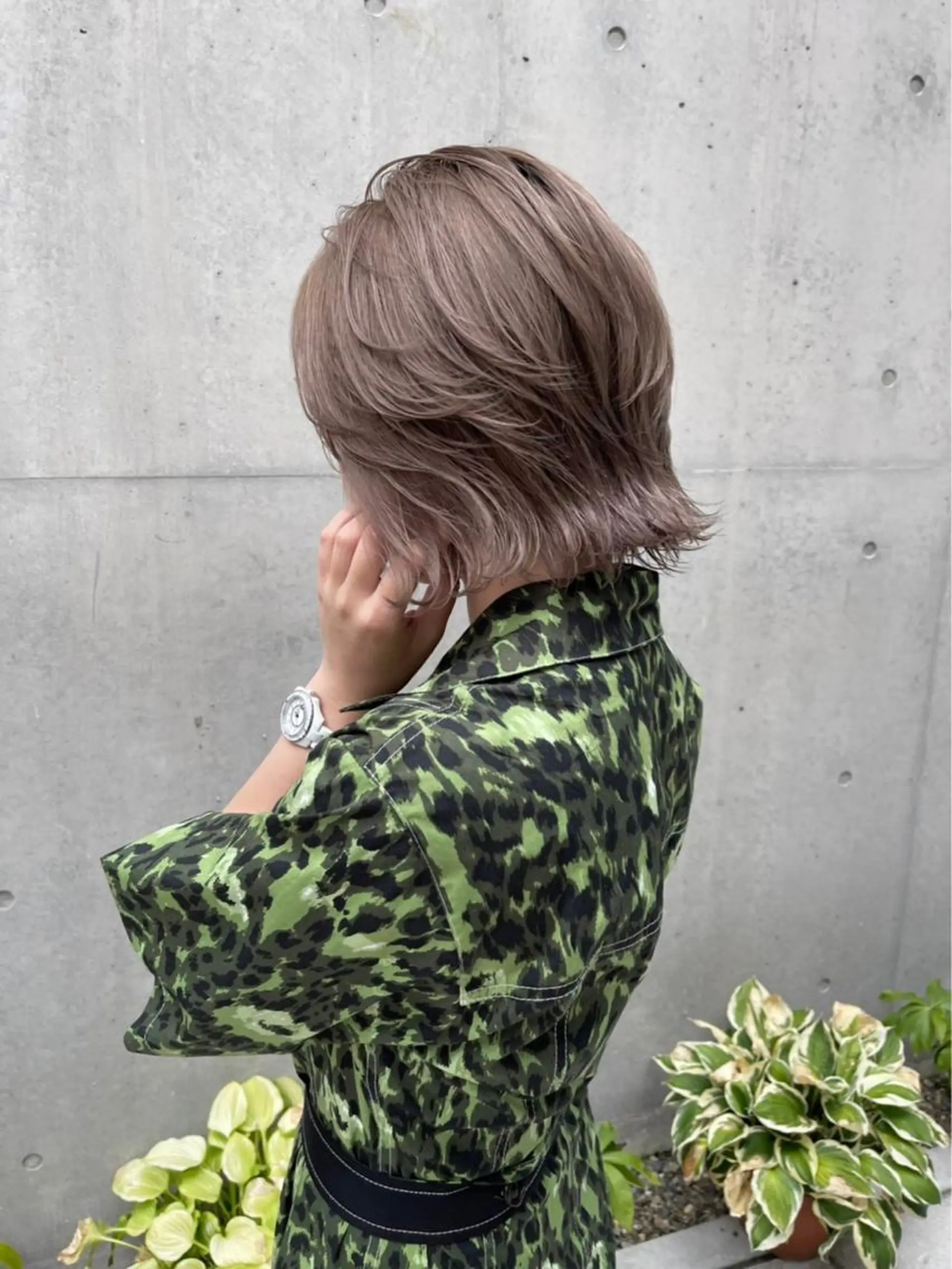 ミディアム カラー ブリーチ ケアブリーチ デザインカラー ダブルカラー イヤリングカラー ARCANAブリーチ レイヤーカット/原宿のヘアスタイル