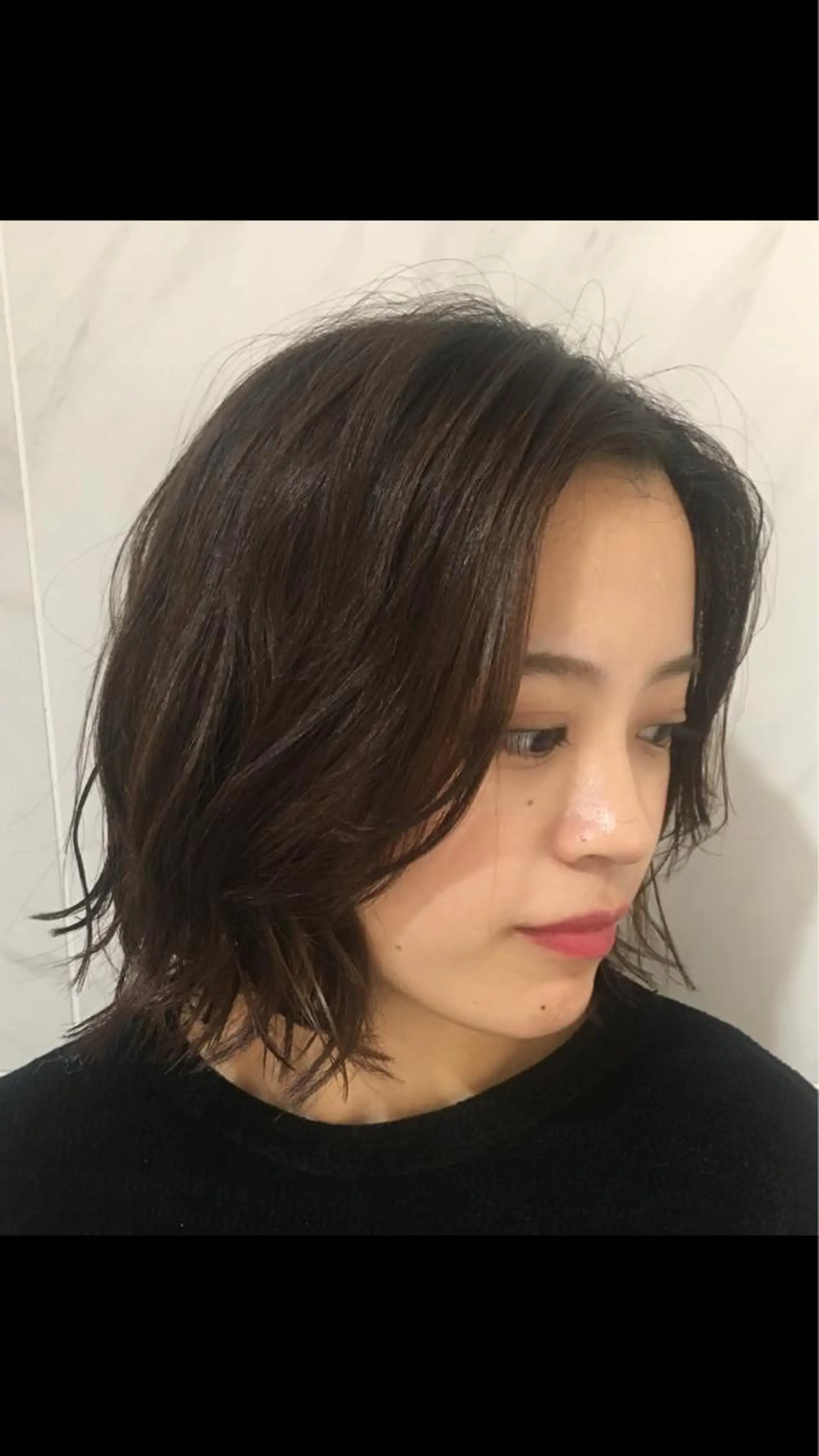ショート カット 荒木 依莉亜のヘアスタイル