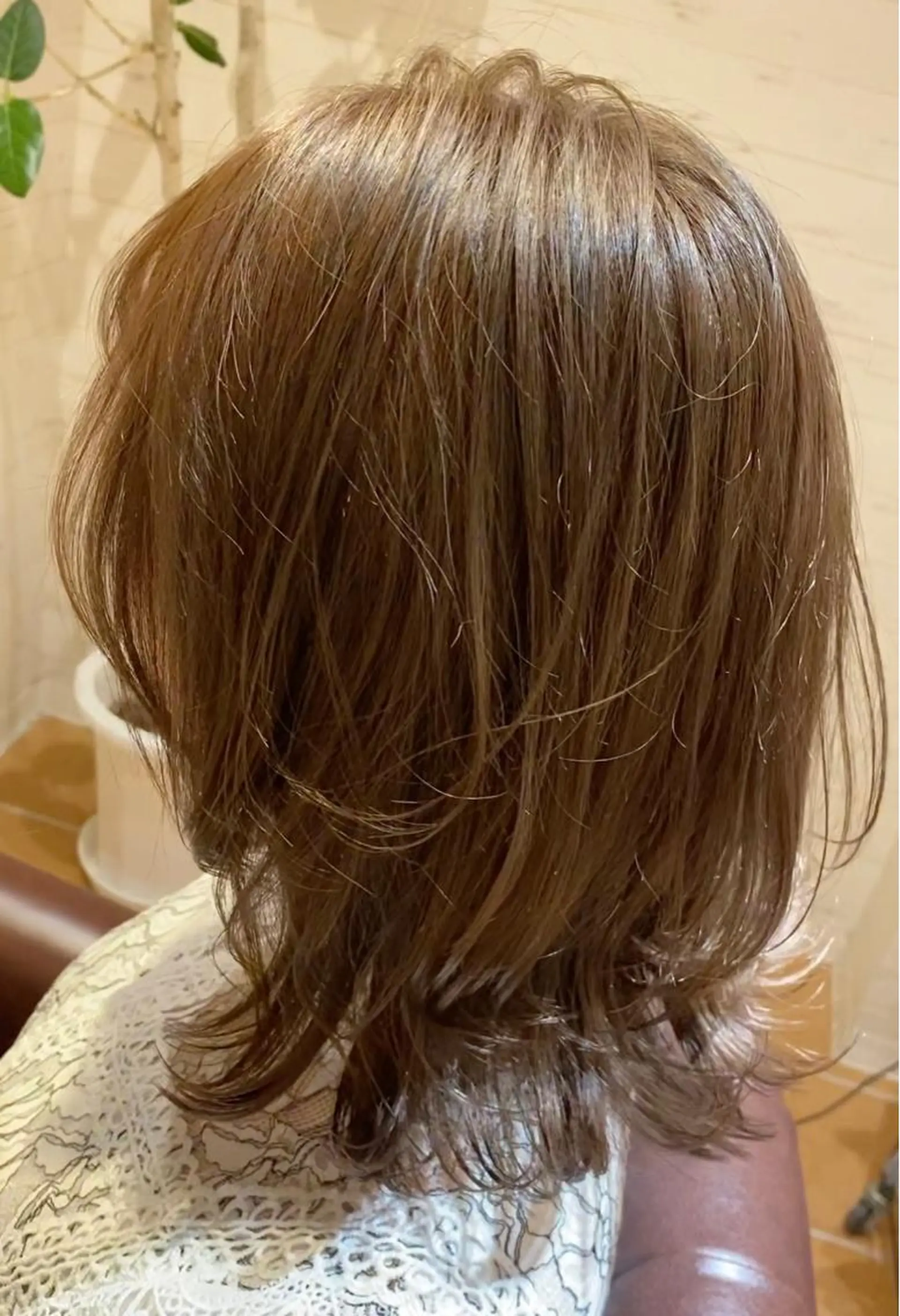 ミディアム カラー ベージュカラー ダブルカラー ブリーチなし✨艶髪 カラー𓃲YAGIのヘアスタイル