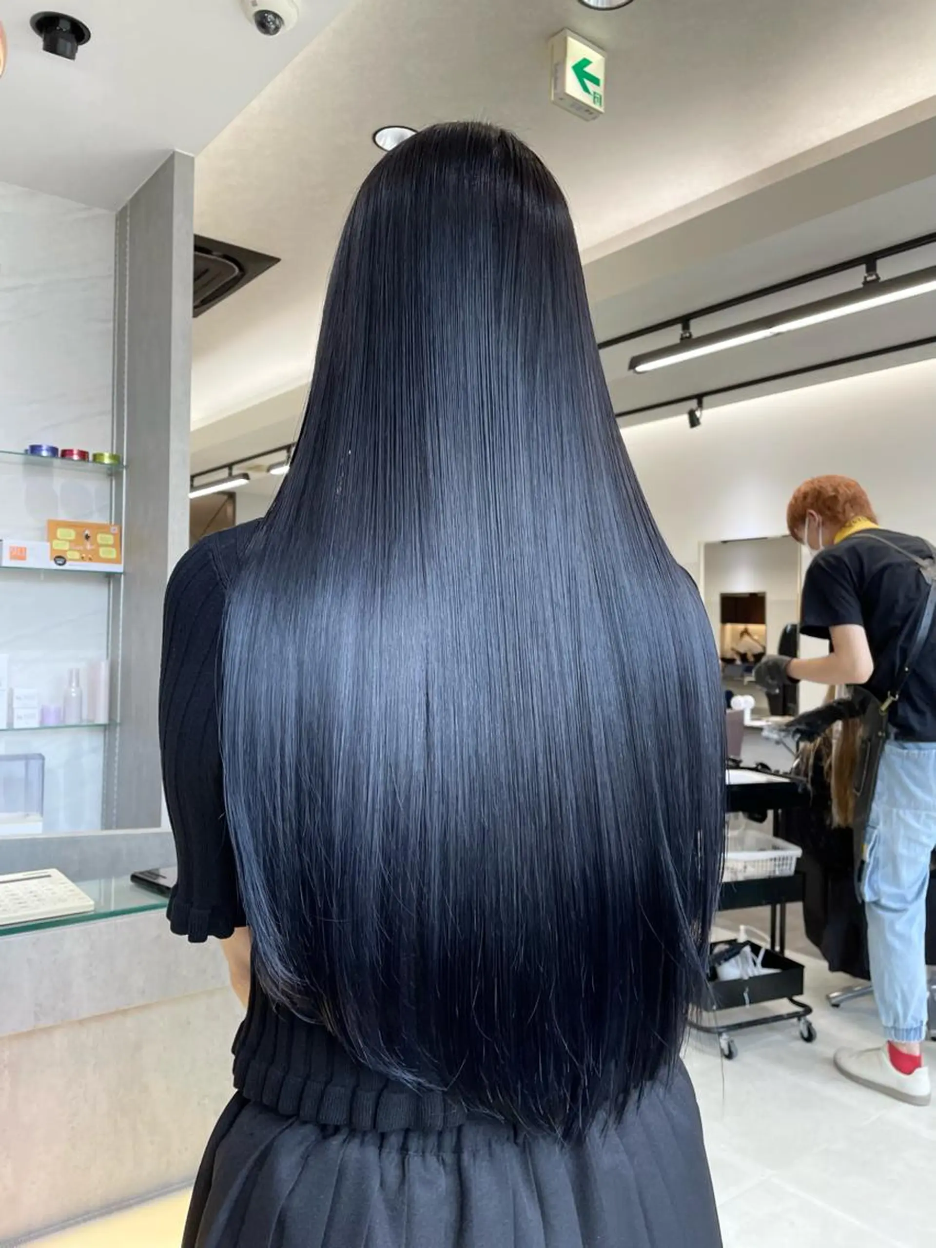 ロング カラー ブリーチ ブルーカラー ネイビーカラー GISEL TAKUYAのヘアスタイル