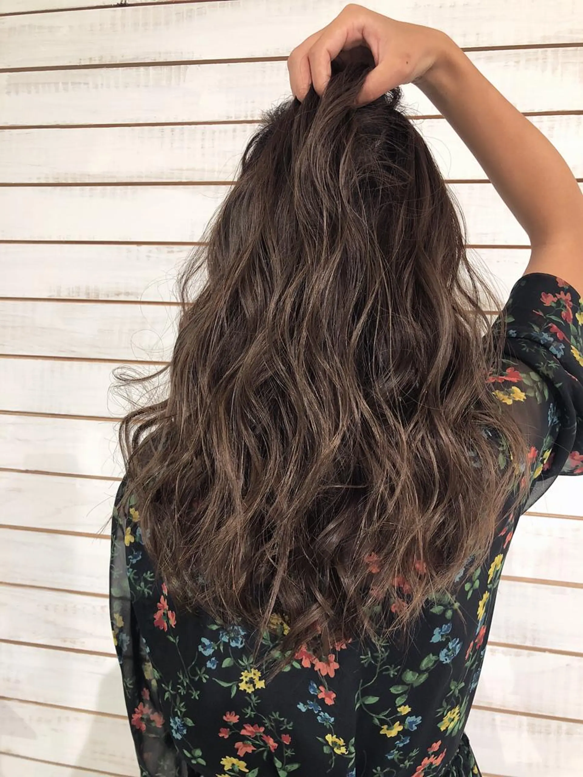 セミロング カラー グレージュ ハイライトカラー ハイライト 🦋美髪／エクステ 🦋アベイクミのヘアスタイル