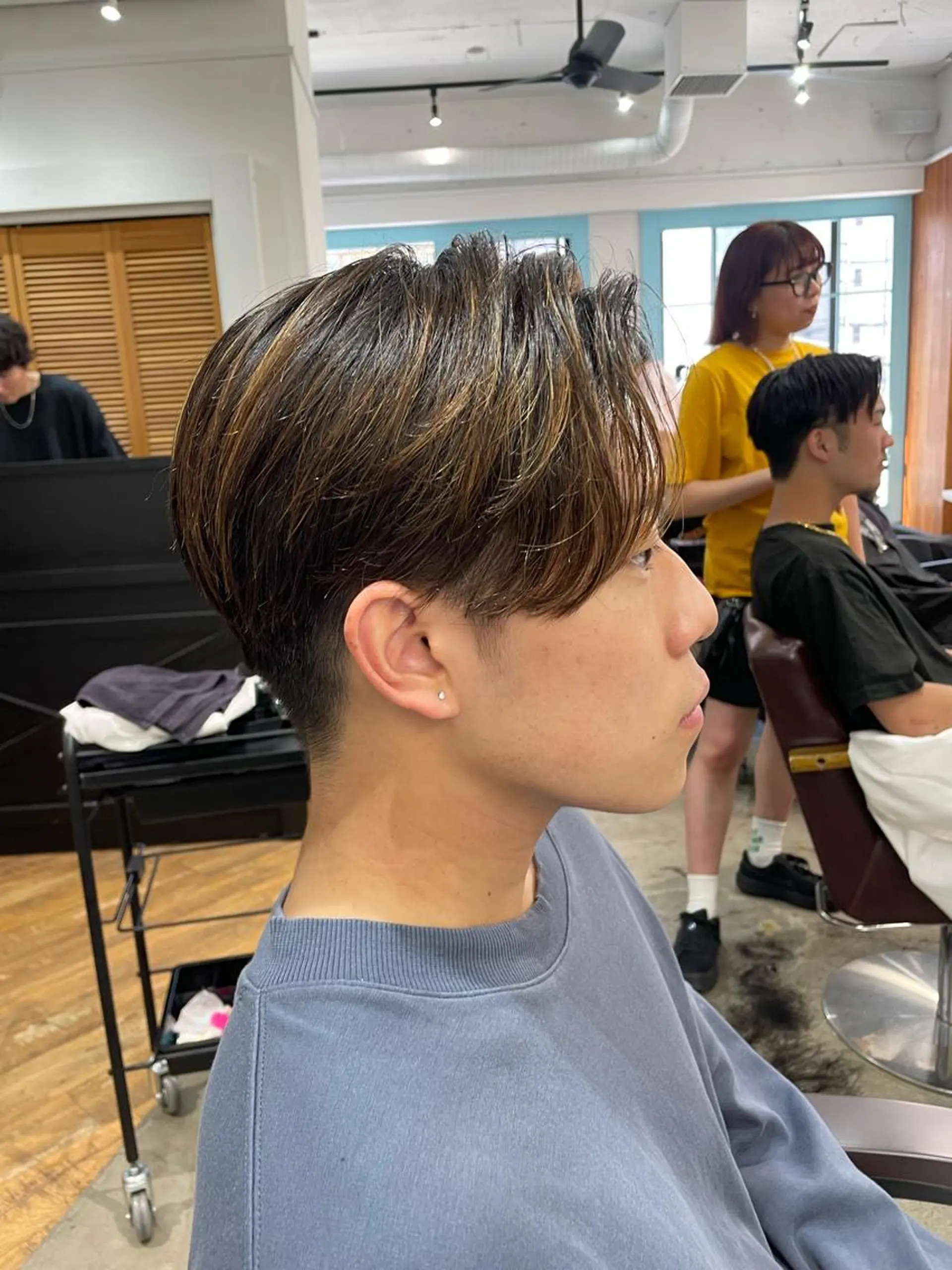 メンズ センターパート RIN／韓国ヘア レイヤーカットのヘアスタイル