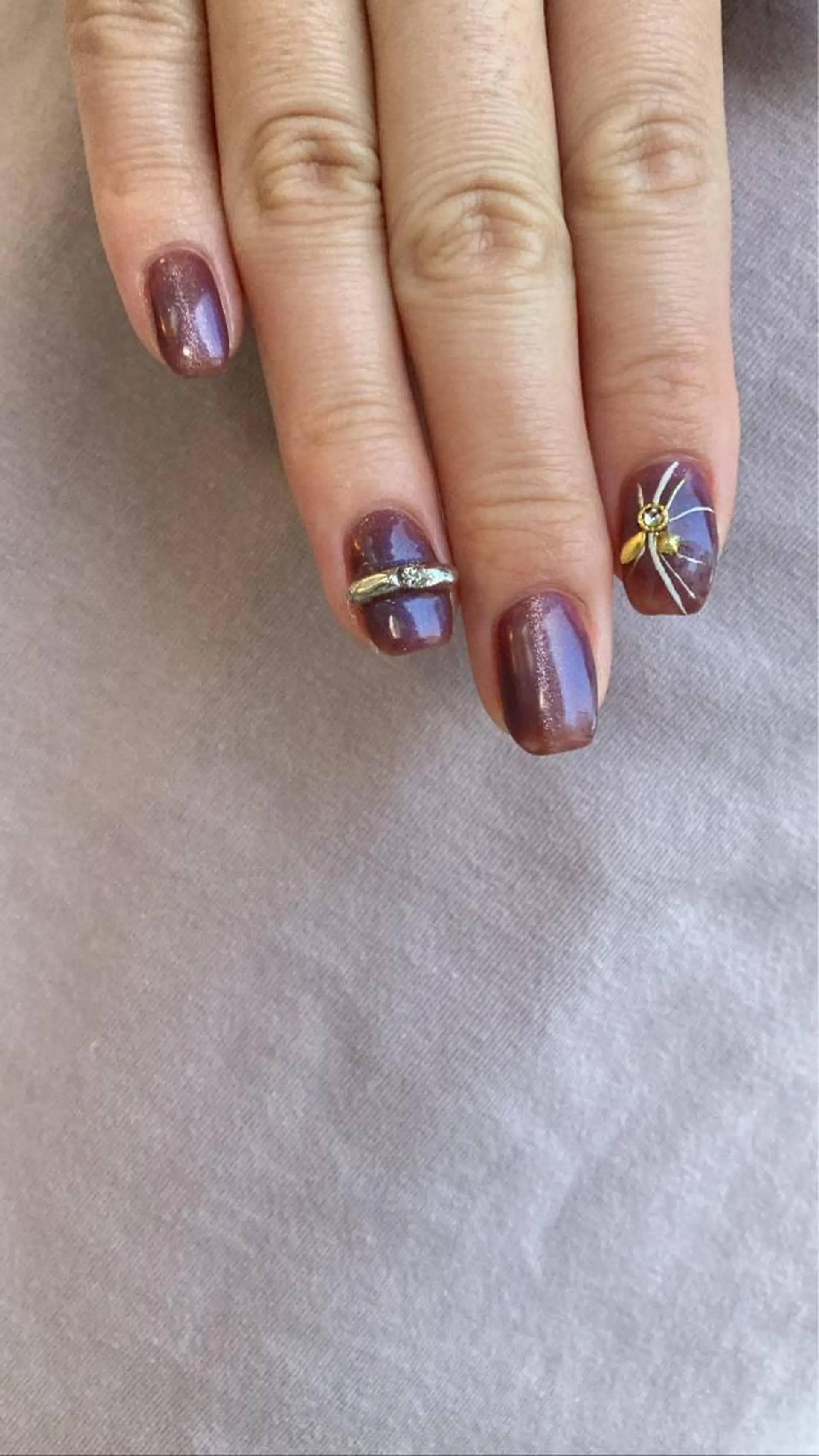 ネイル nailsalon　hue所属・小山 羽奈のネイルデザイン