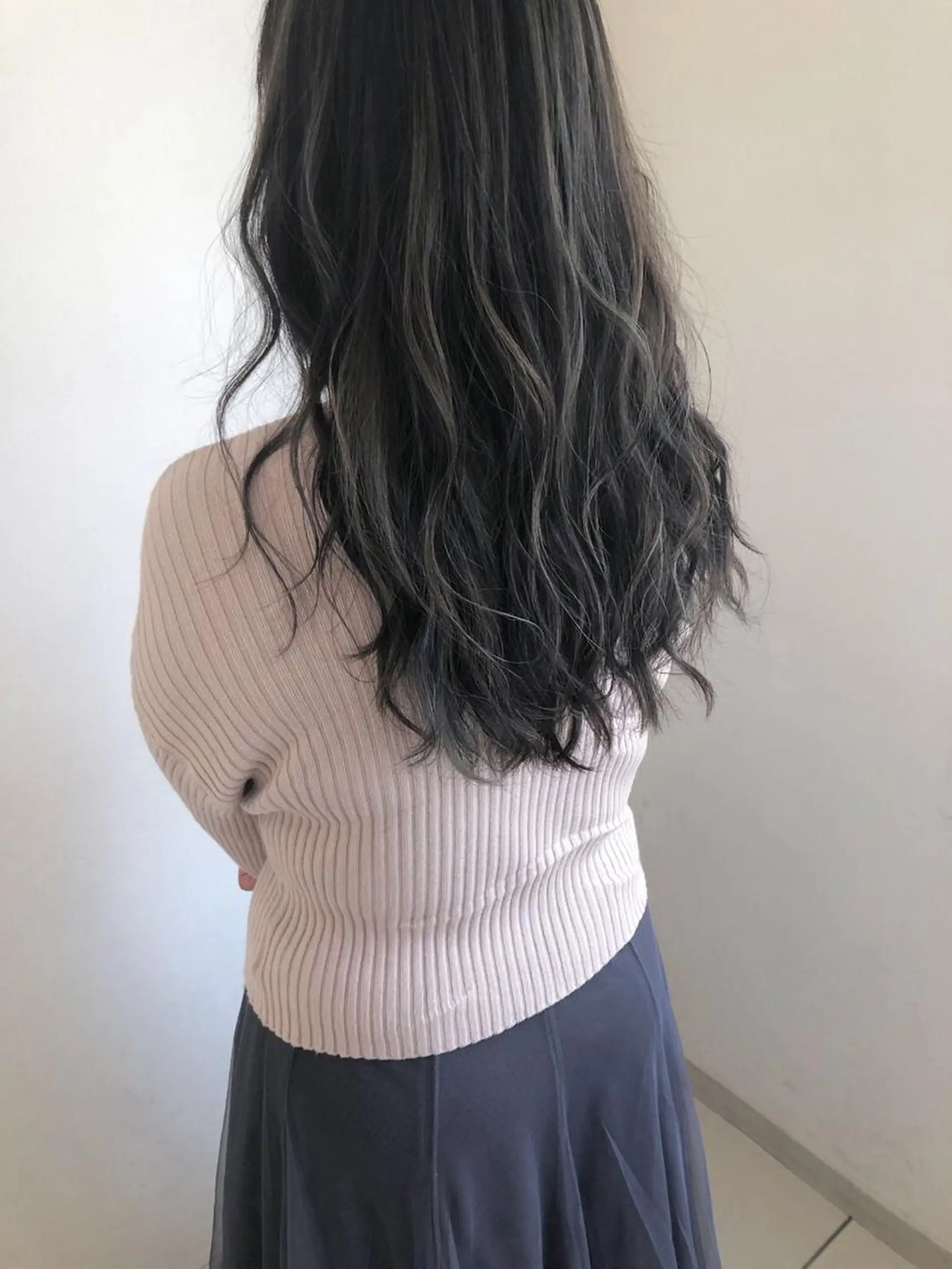 ロング アッシュ ハイライト ACRO梅田【アクロ】所属・髪質改善とカラーの人 倉友哉のヘアスタイル