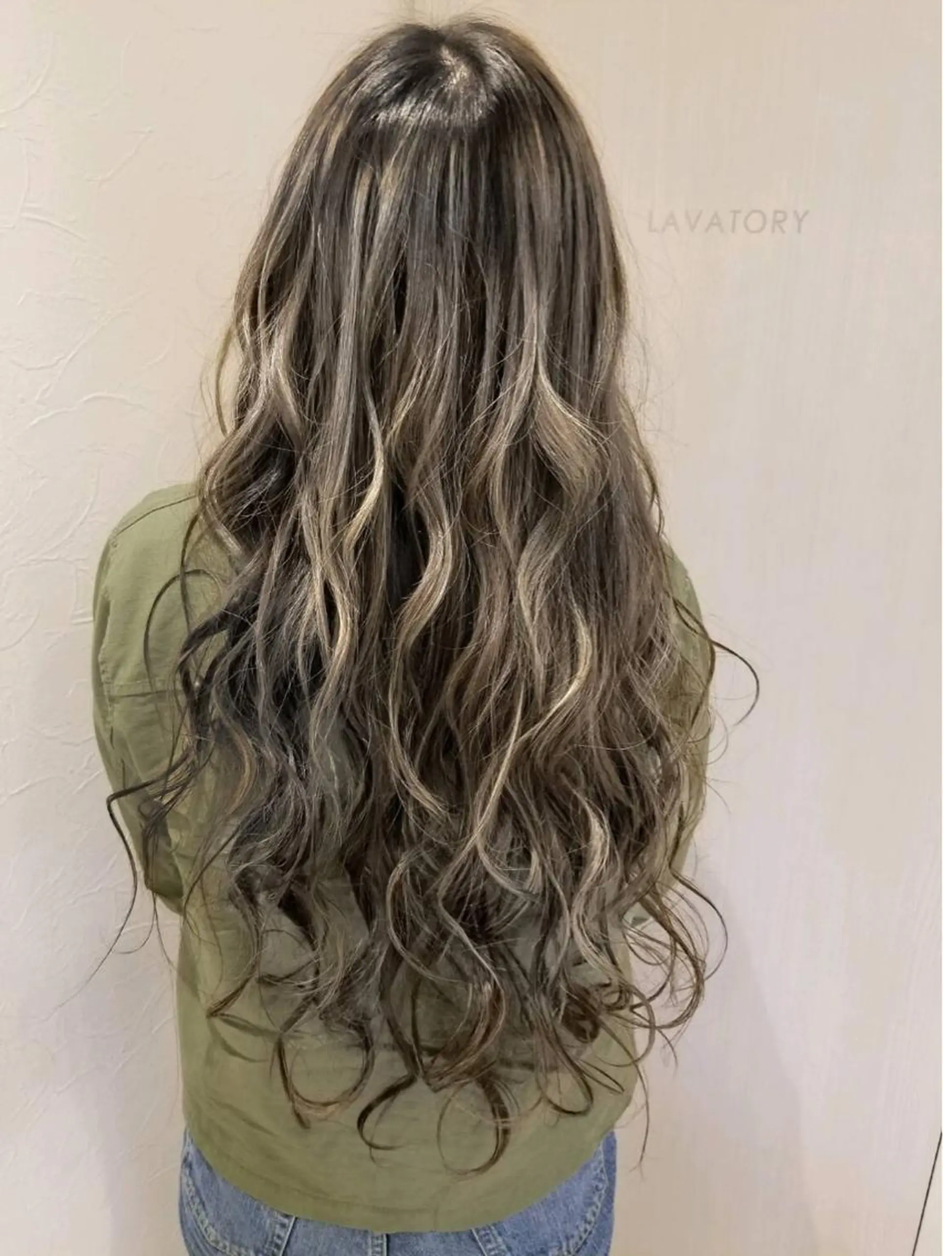 ロング カット ヘアカラー トリートメント SHIRATORI MITSUKIのヘアスタイル