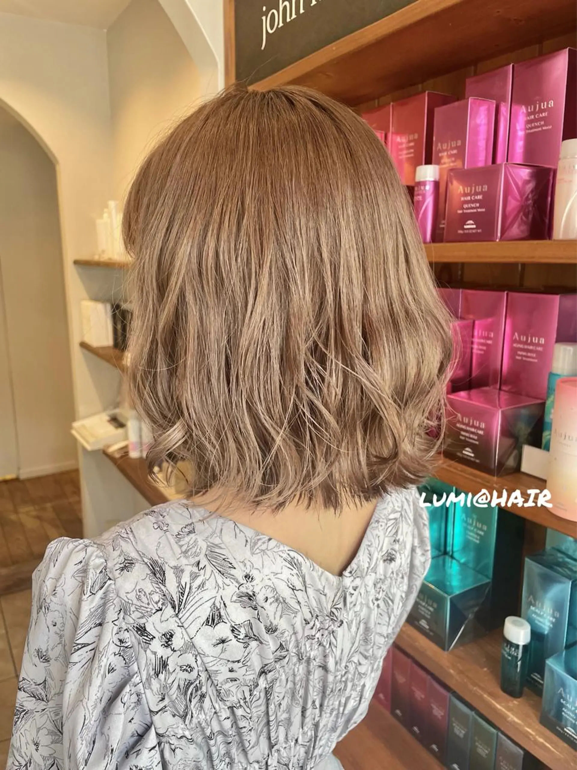 ミディアム カラー 渡辺 瑠美のヘアスタイル