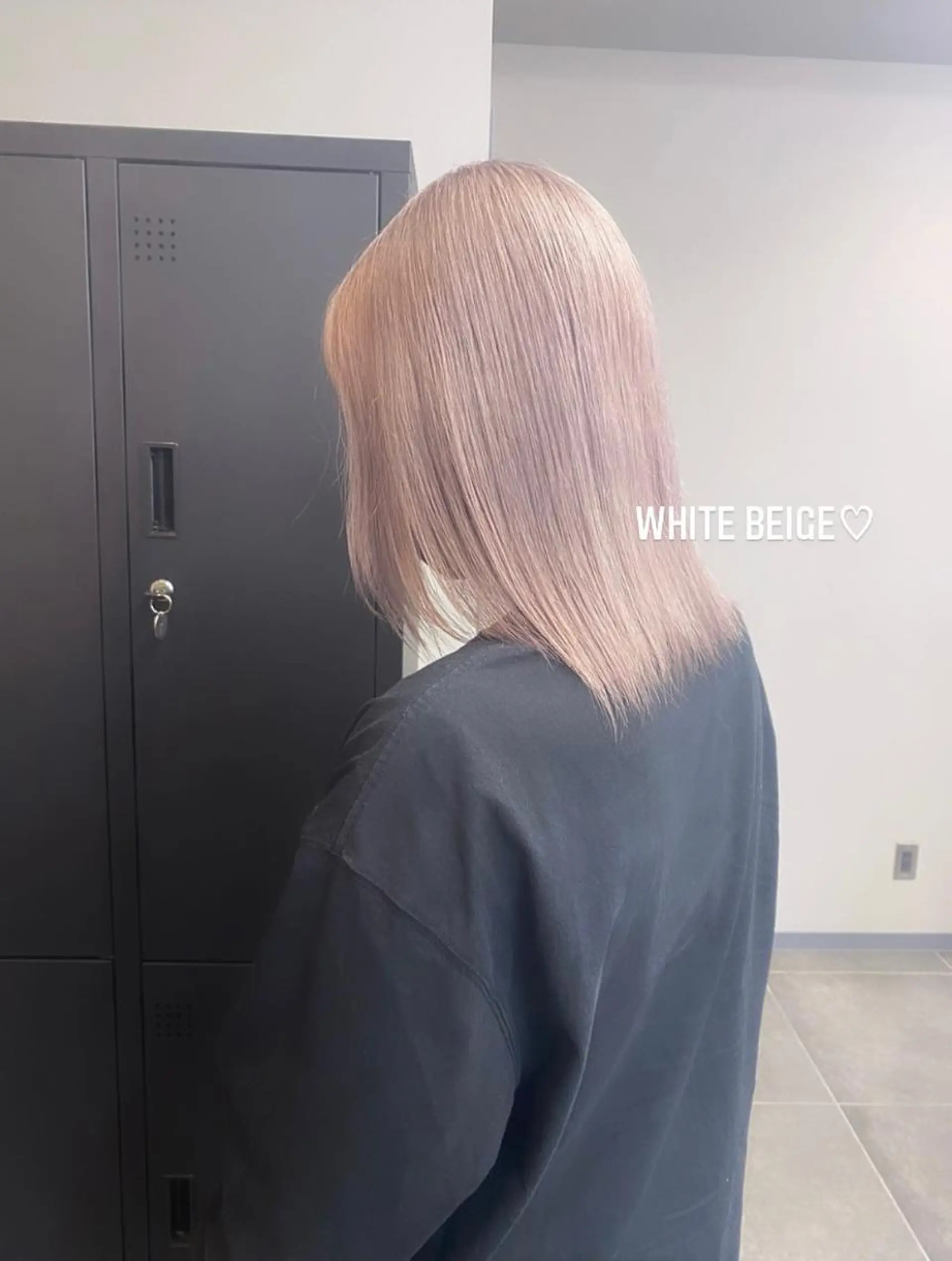 ミディアム ヘアカラー maco 艶感ハイトーン🦋のヘアスタイル