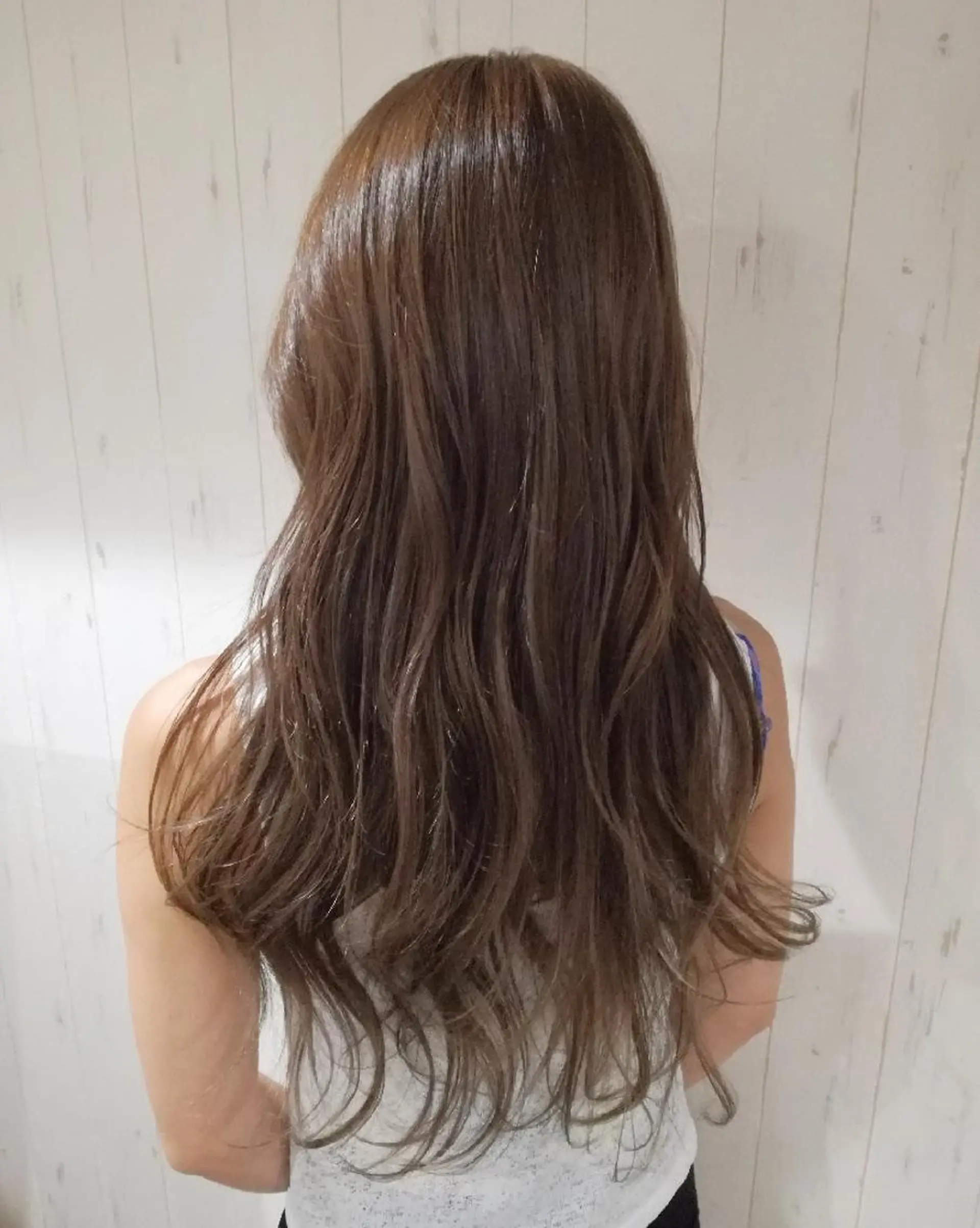 ロング カラー アッシュ ベージュカラー 西川 敏夫のヘアスタイル