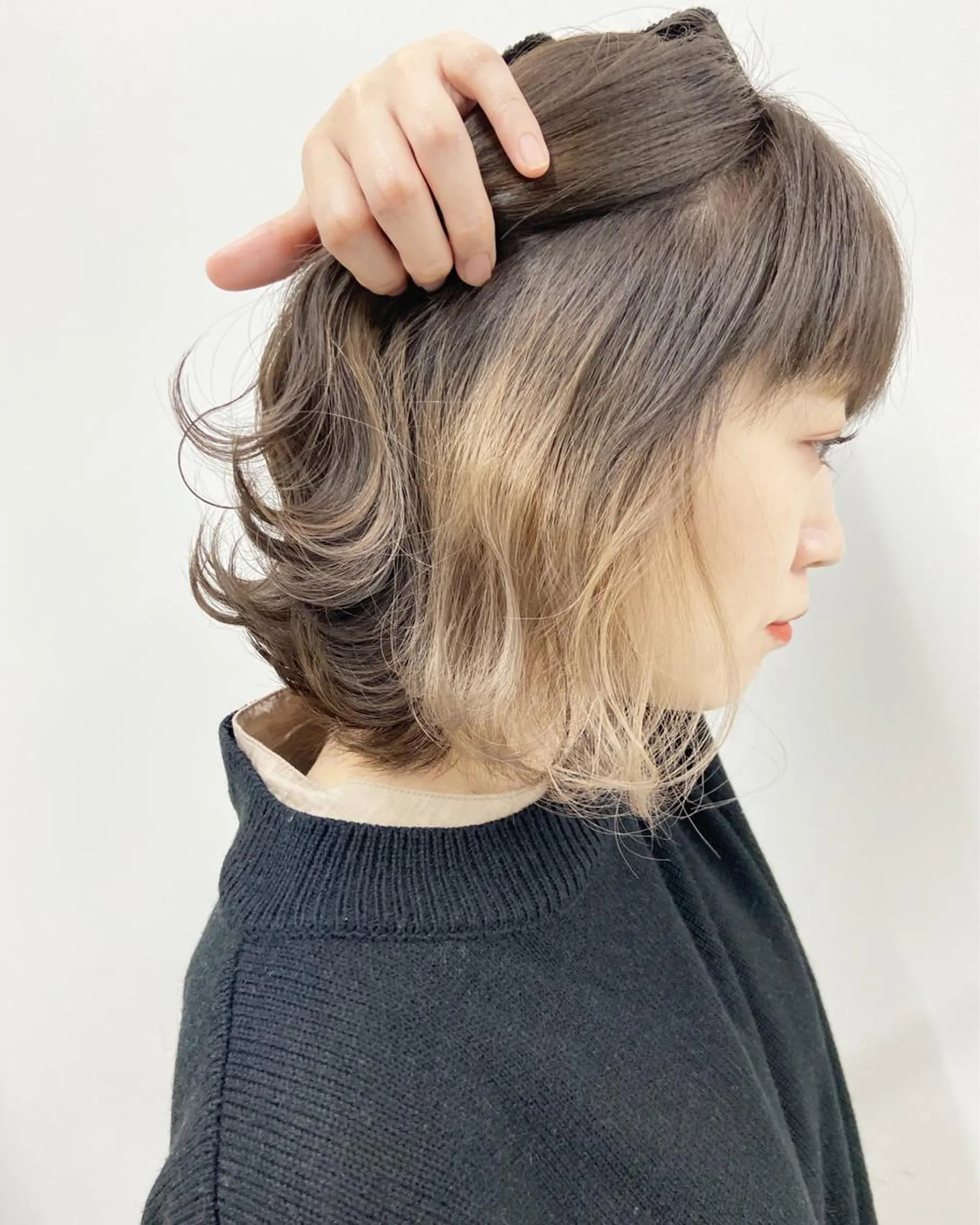 ミディアム カラー ヘアアレンジ ベージュカラー ブリーチ インナーカラー ホワイトベージュ ヘアカラー トリートメント 🦄インナーカラー 🦄貫井彩花のヘアスタイル
