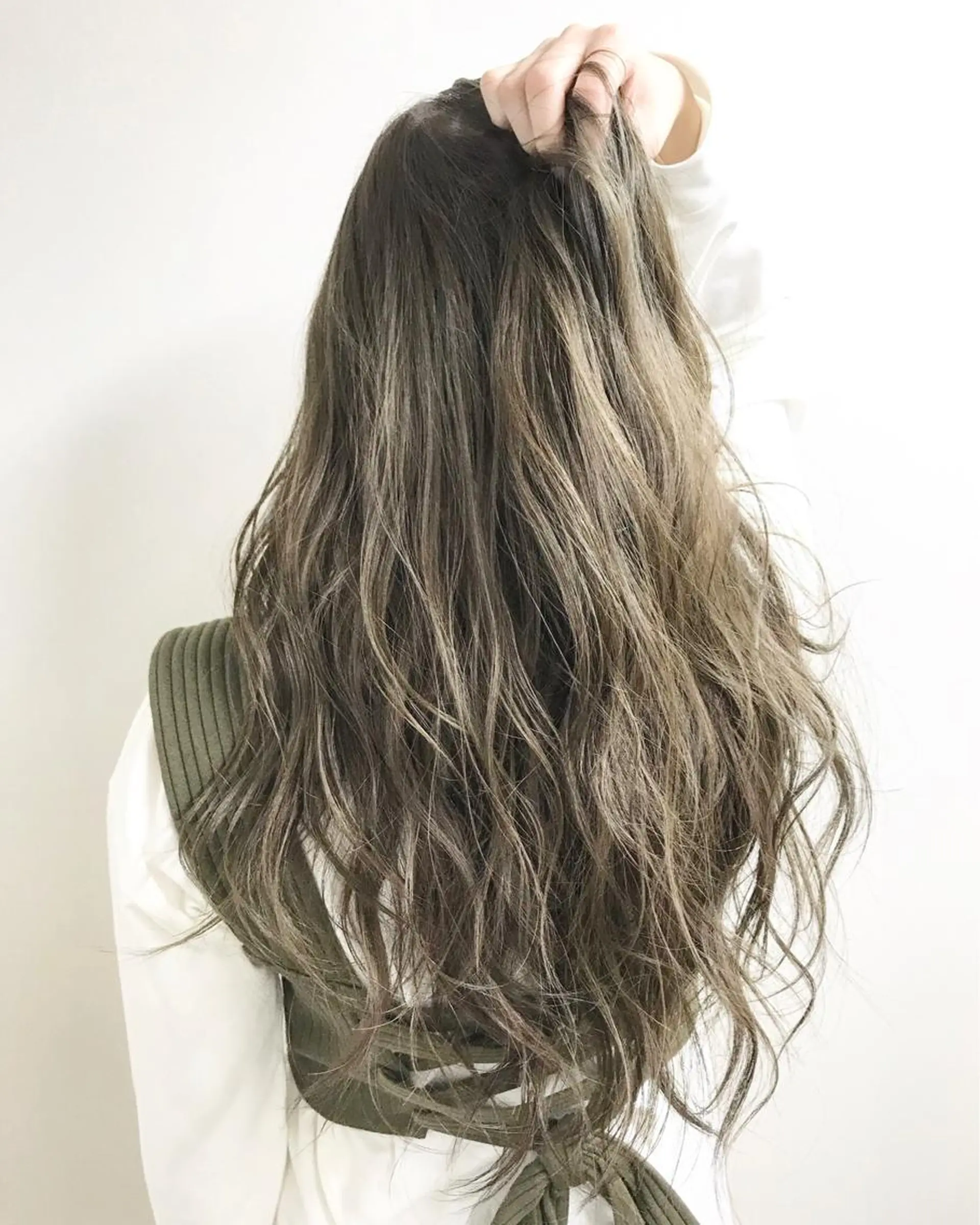 ロング カラー ヘアアレンジ ネイル マツエク・マツパ ベージュカラー カット ヘアカラー トリートメント ブリーチ特化 / share 元太のヘアスタイル