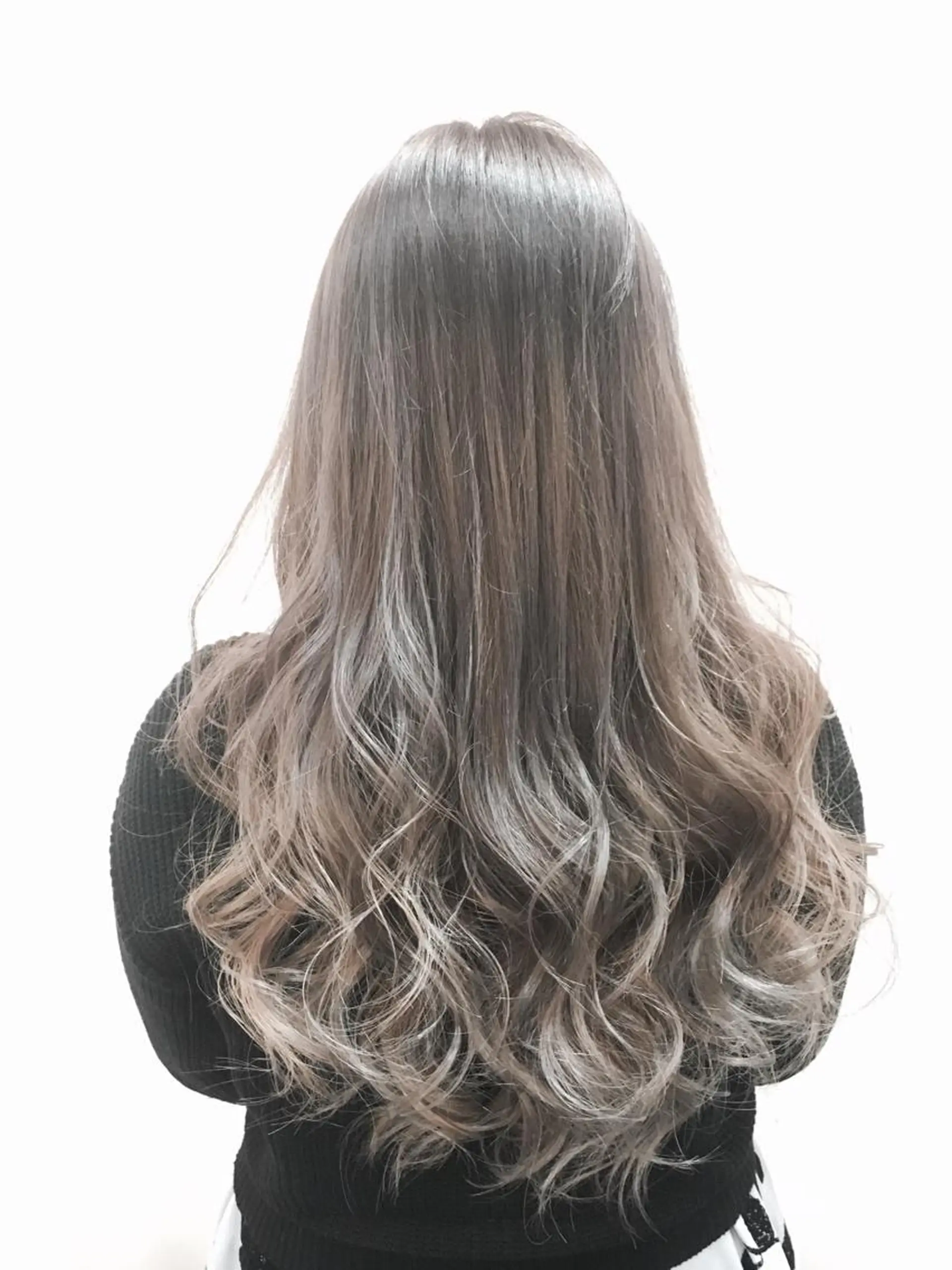 セミロング カラー Rlino所属・ﾊｲﾗｲﾄ/ﾚｲﾔｰ ｶｯﾄ/大嶽謙のヘアスタイル