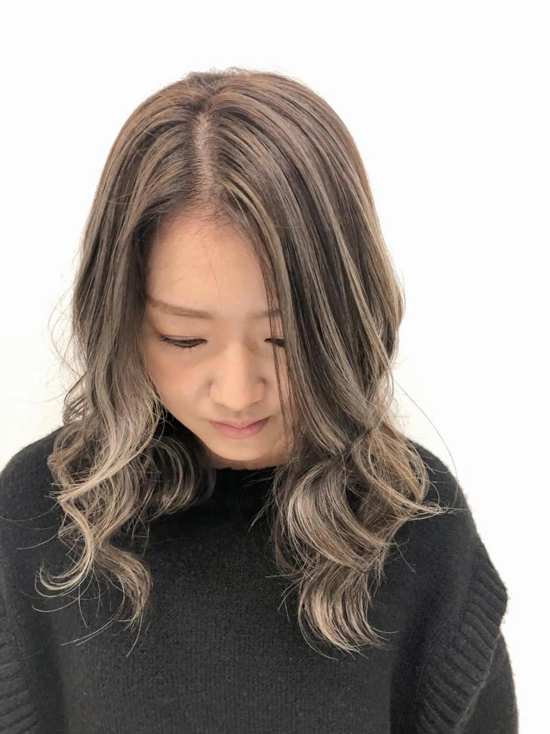 ミディアム カラー バレイヤージュ レイヤーカット ヘアカラー トリートメント GiseL天神カラー 髪質改善/ブリーチのヘアスタイル