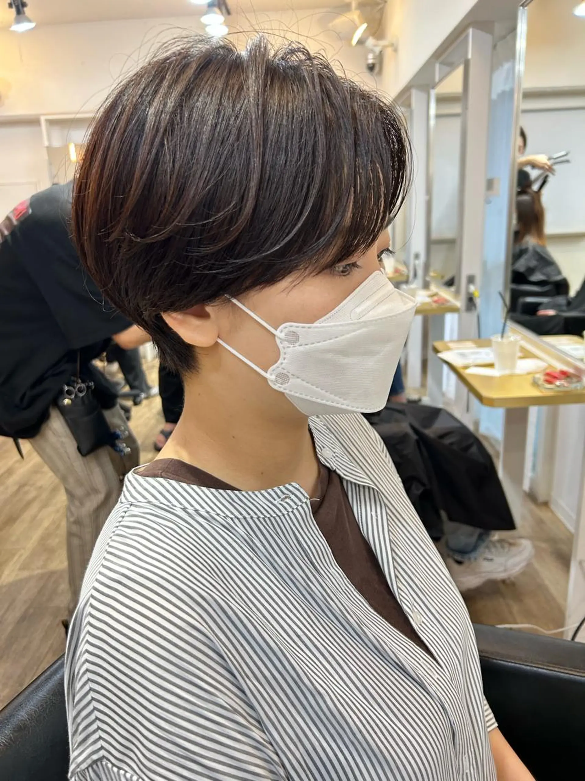 ショート カラー ハンサムショート ブリーチ ケアブリーチ ダブルカラー ハイライトカラー lab.by ioe中崎店所属・中北篤志 ショートボブのヘアスタイル