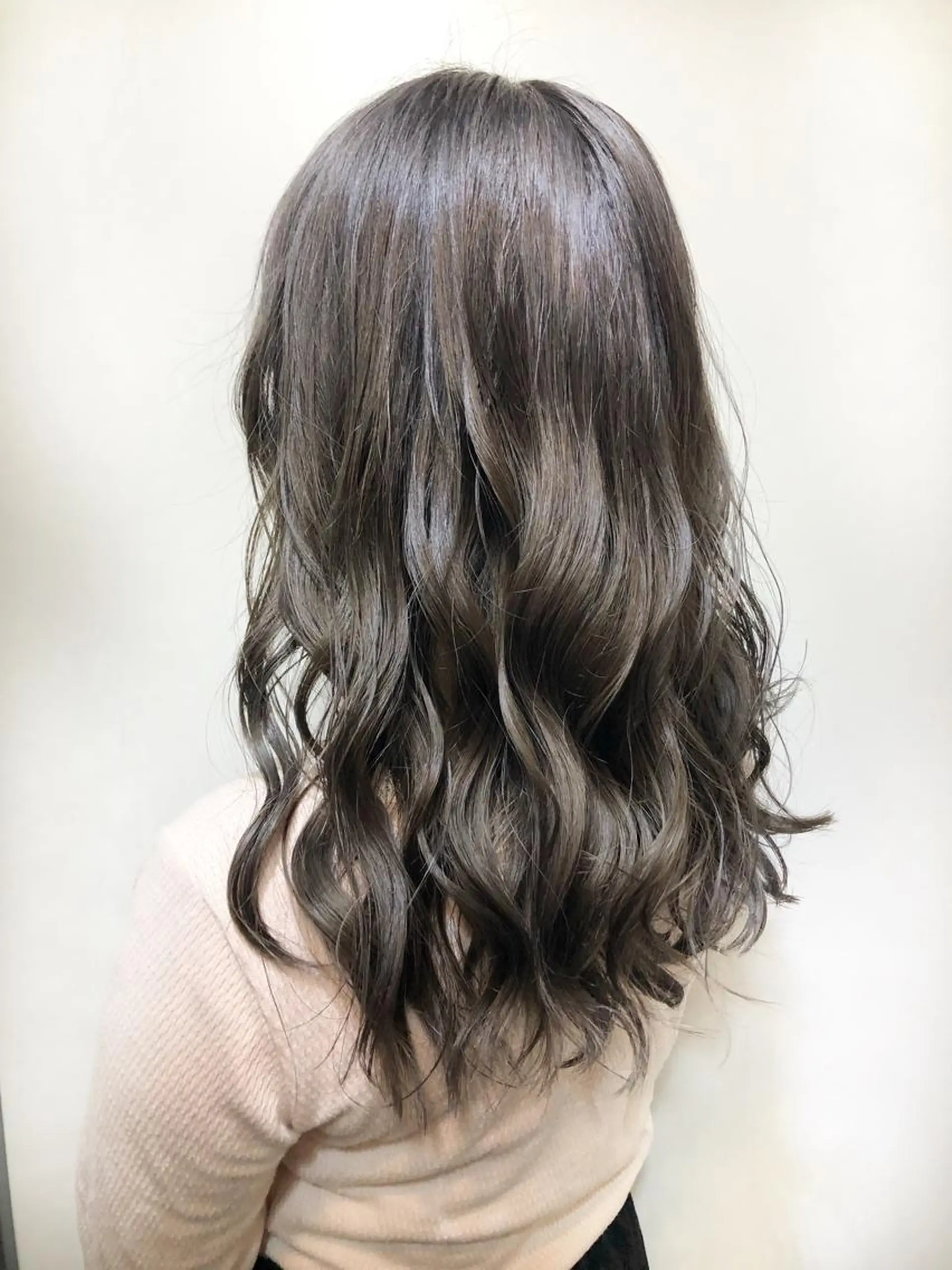 セミロング カラー アッシュ ベージュカラー 女性リピ90%🍨 🩷佐藤みずきのヘアスタイル