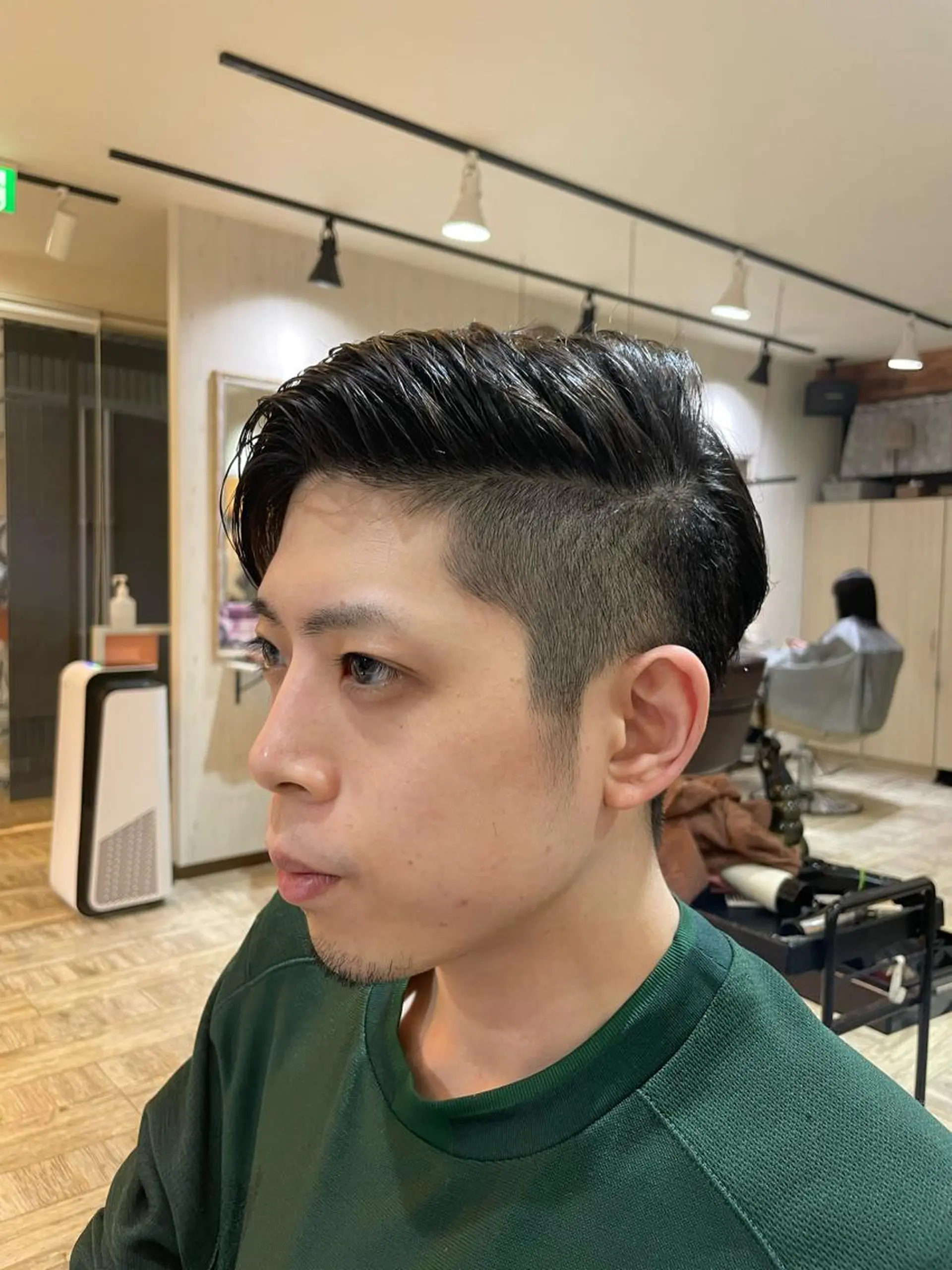 ショート メンズ メンズハイライト ツーブロック 刈り上げ メンズウルフカット アッシュ カット 【垢抜け大人髪】 TIARA西山のヘアスタイル